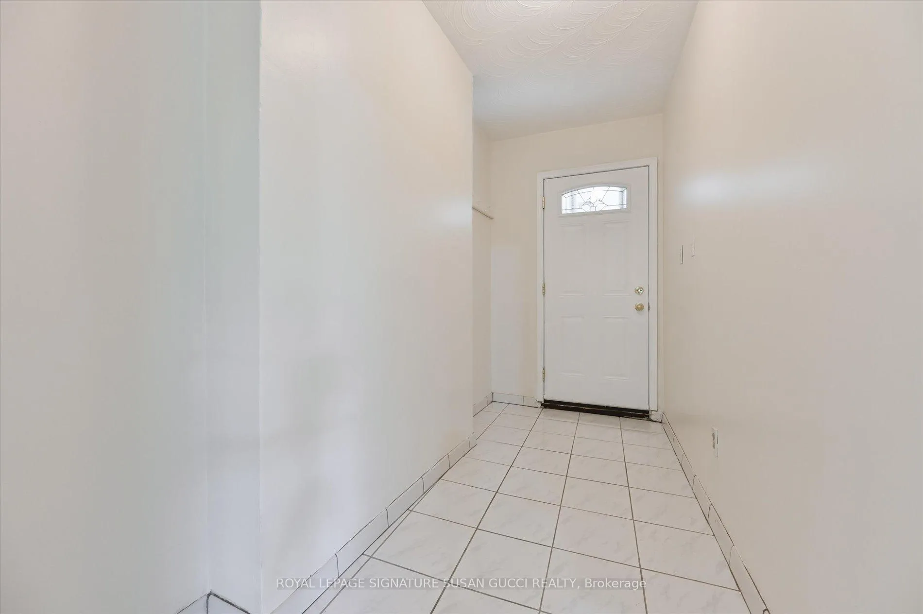 Photo 5 of 85 Linsmore Crescent, Toronto, Danforth Village-East York — HOMEH