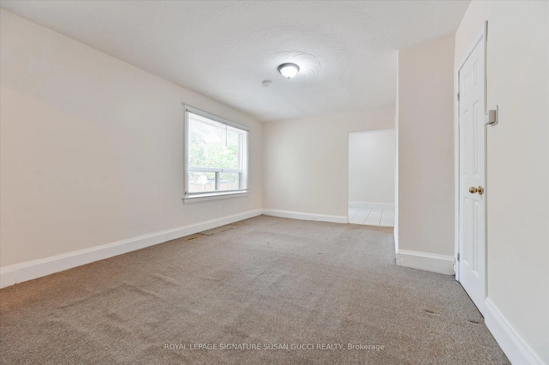 Photo 6 of 85 Linsmore Crescent, Toronto, Danforth Village-East York — HOMEH