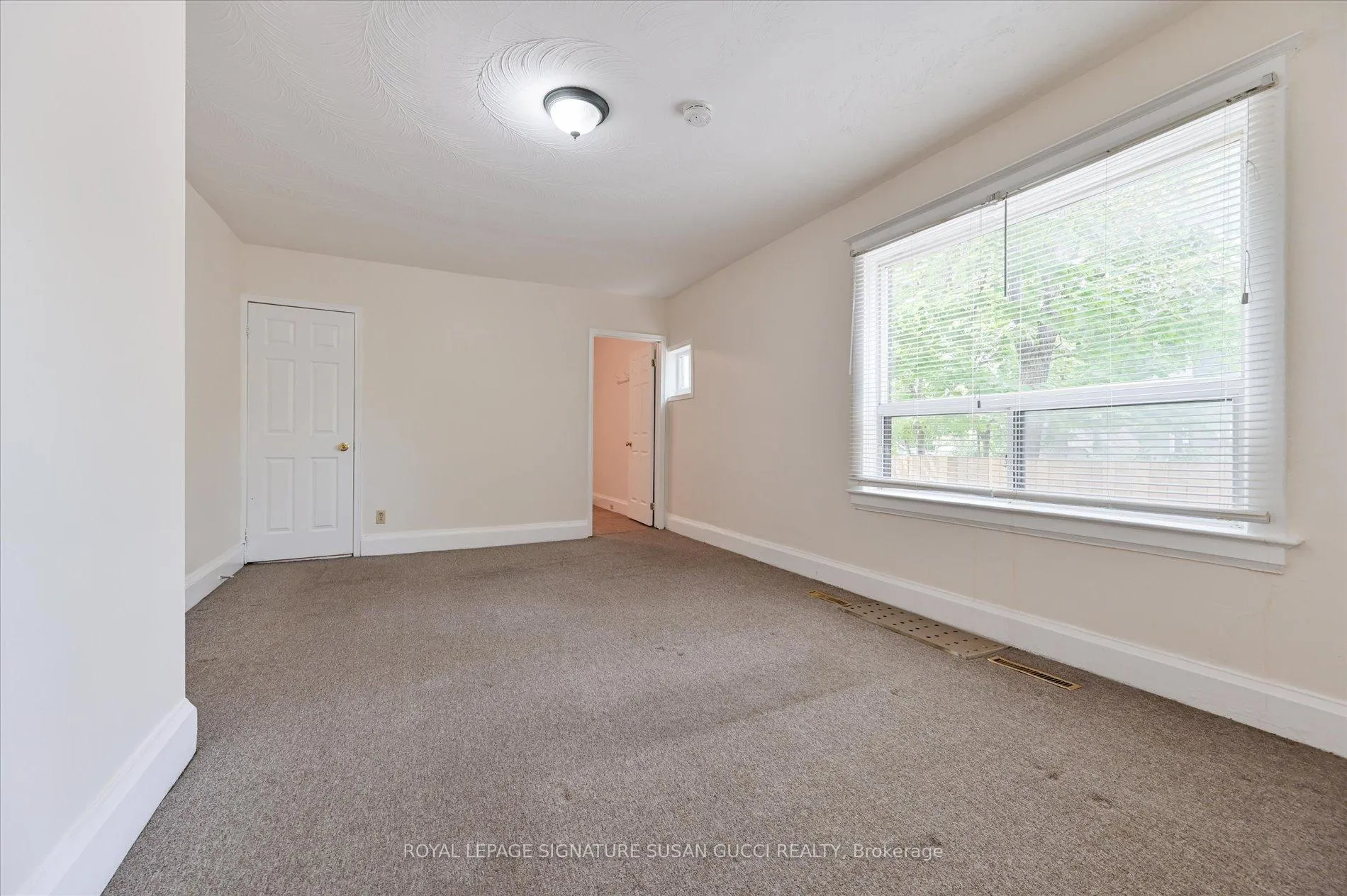 Photo 8 of 85 Linsmore Crescent, Toronto, Danforth Village-East York — HOMEH