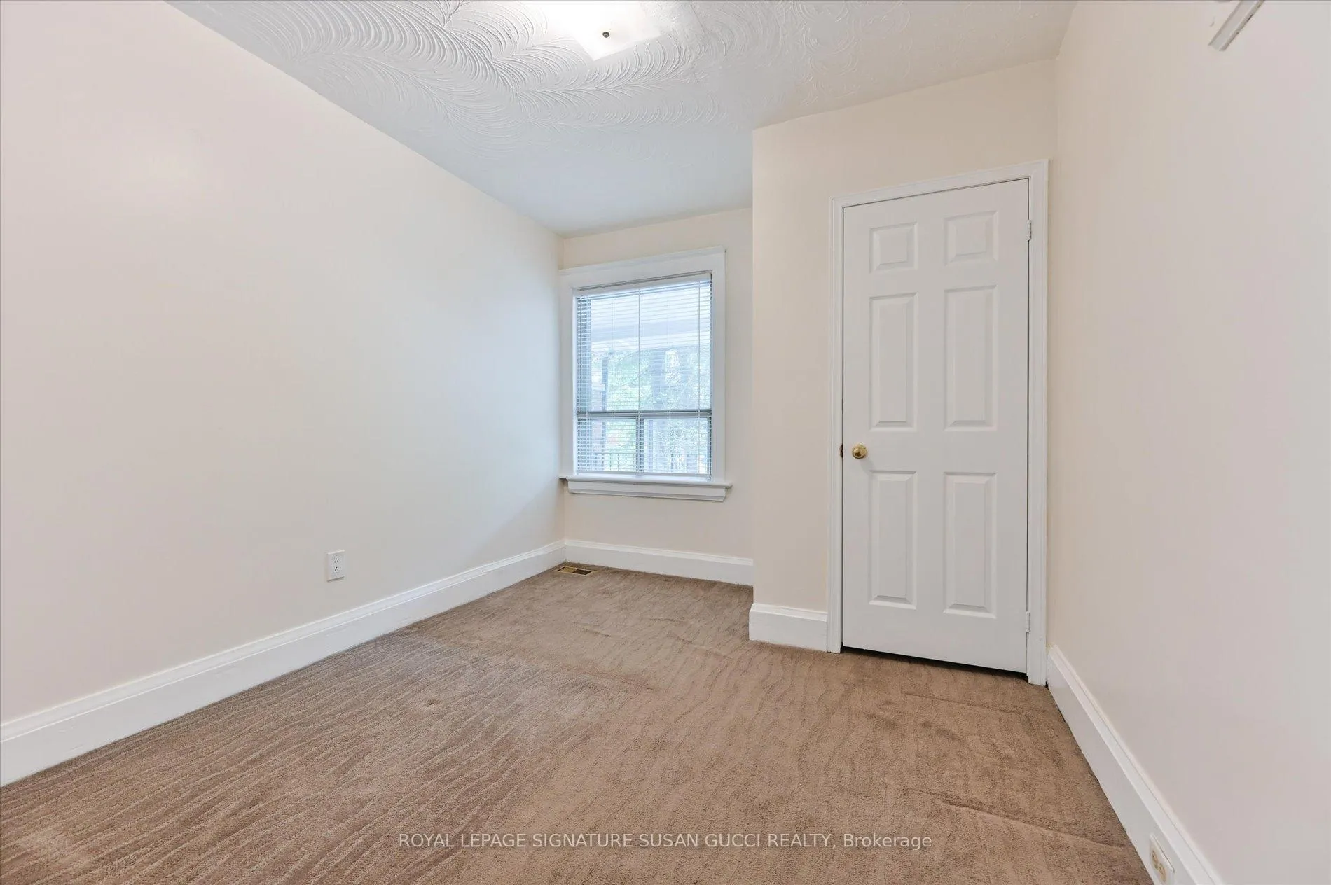 Photo 12 of 85 Linsmore Crescent, Toronto, Danforth Village-East York — HOMEH