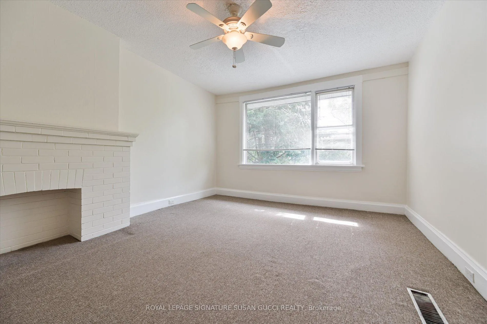 Photo 17 of 85 Linsmore Crescent, Toronto, Danforth Village-East York — HOMEH