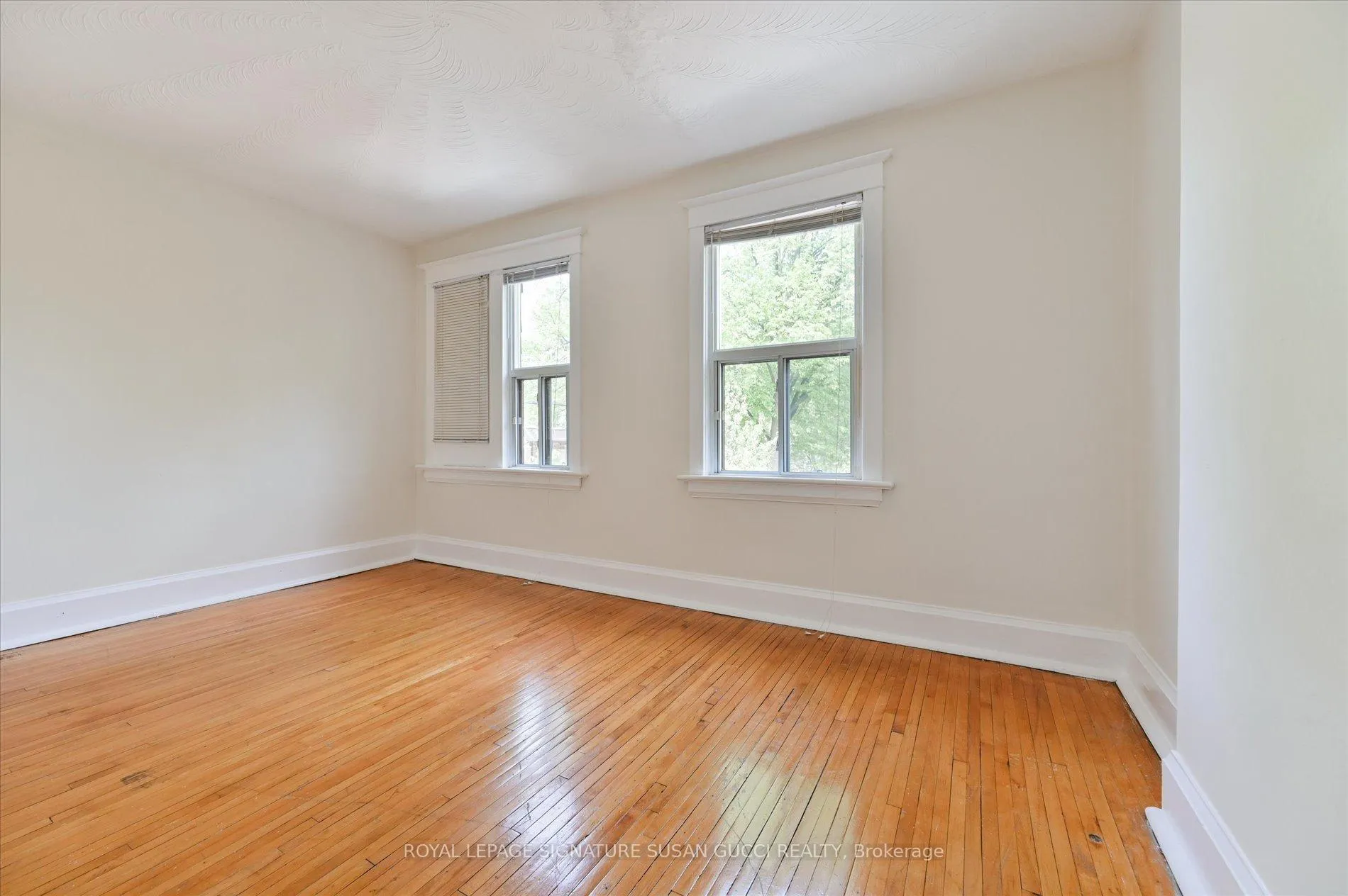 Photo 18 of 85 Linsmore Crescent, Toronto, Danforth Village-East York — HOMEH