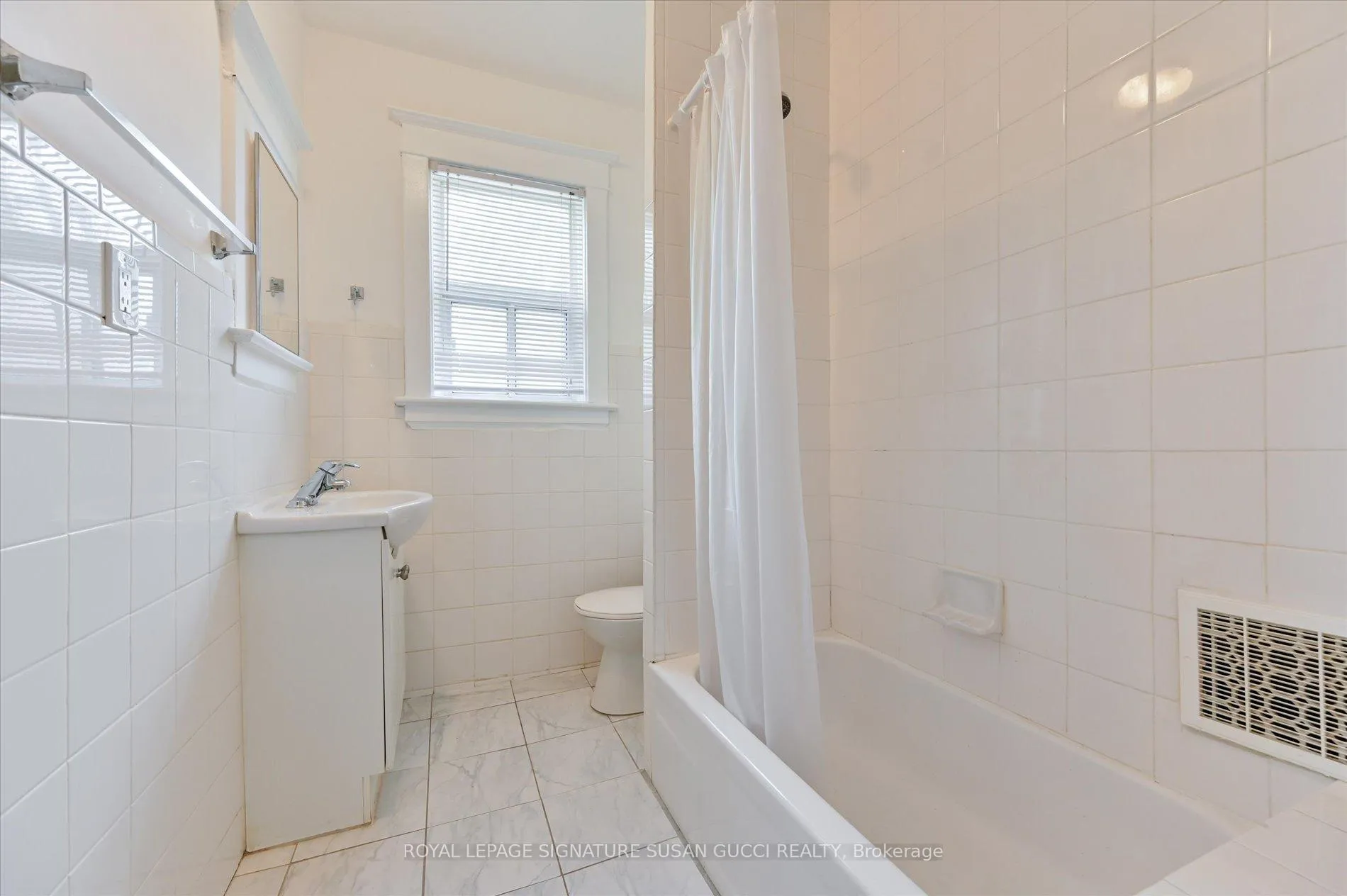 Photo 20 of 85 Linsmore Crescent, Toronto, Danforth Village-East York — HOMEH