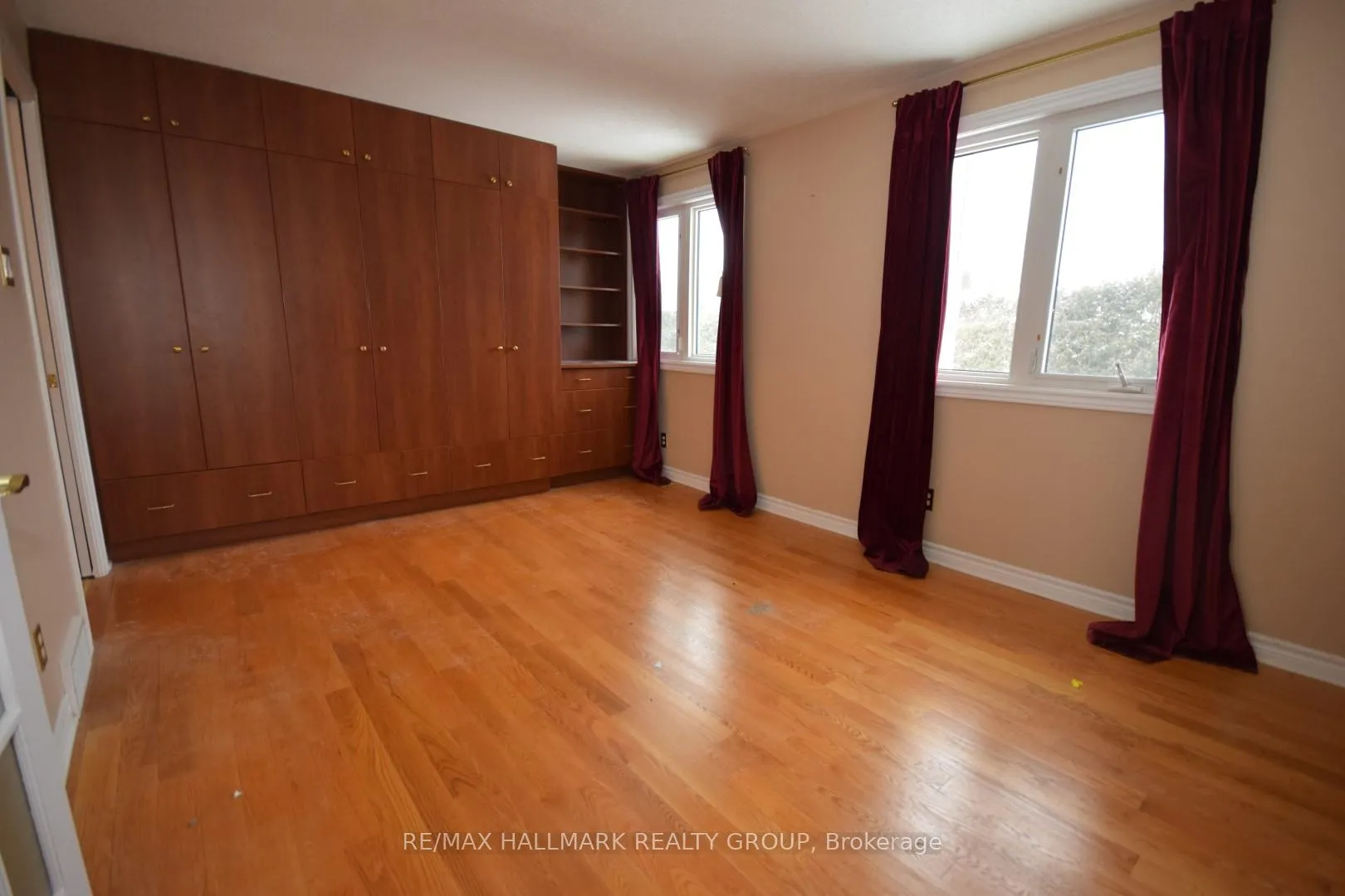 Photo 6 of 1749 Des Prairies Avenue, Ottawa, Queenswood Heights South — HOMEH