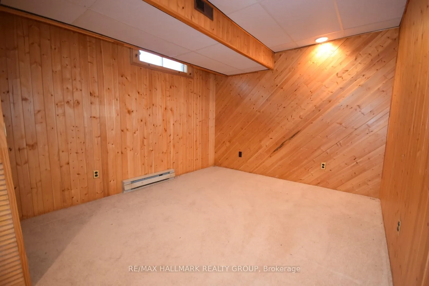 Photo 13 of 1749 Des Prairies Avenue, Ottawa, Queenswood Heights South — HOMEH