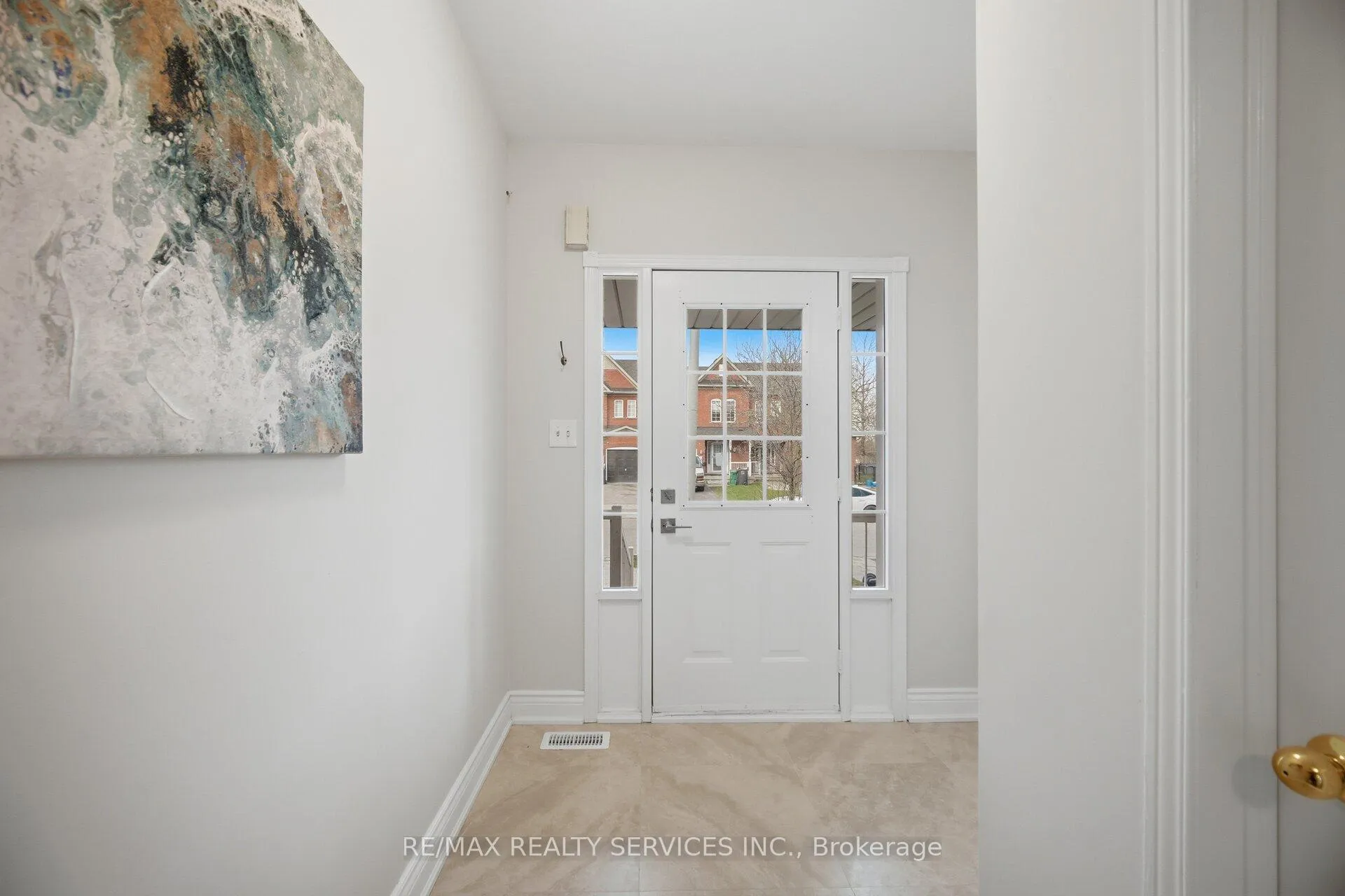 Photo 3 of 45 Monaco Court, Brampton, Fletcher's Meadow — HOMEH