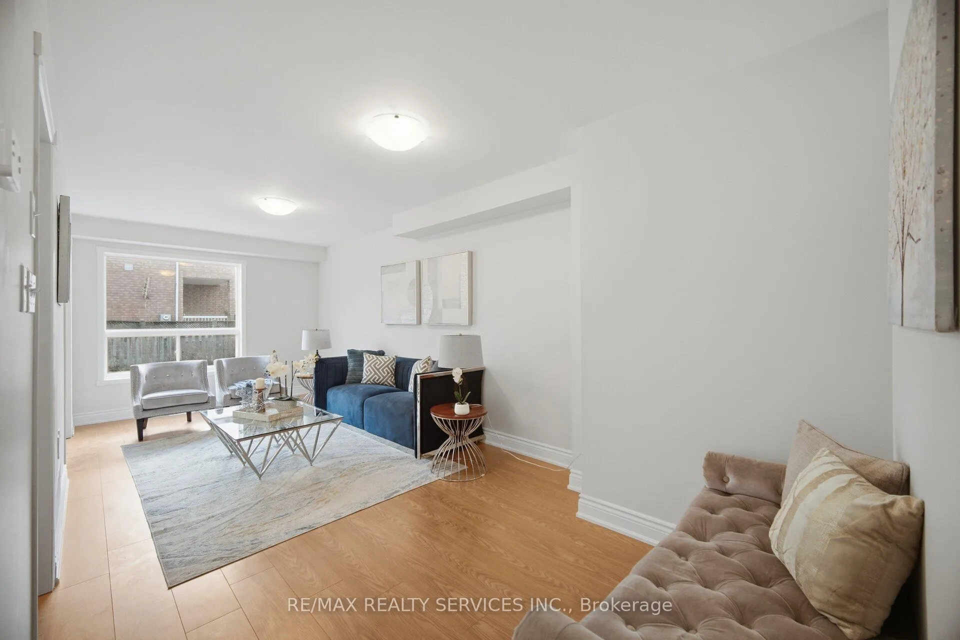Photo 5 of 45 Monaco Court, Brampton, Fletcher's Meadow — HOMEH