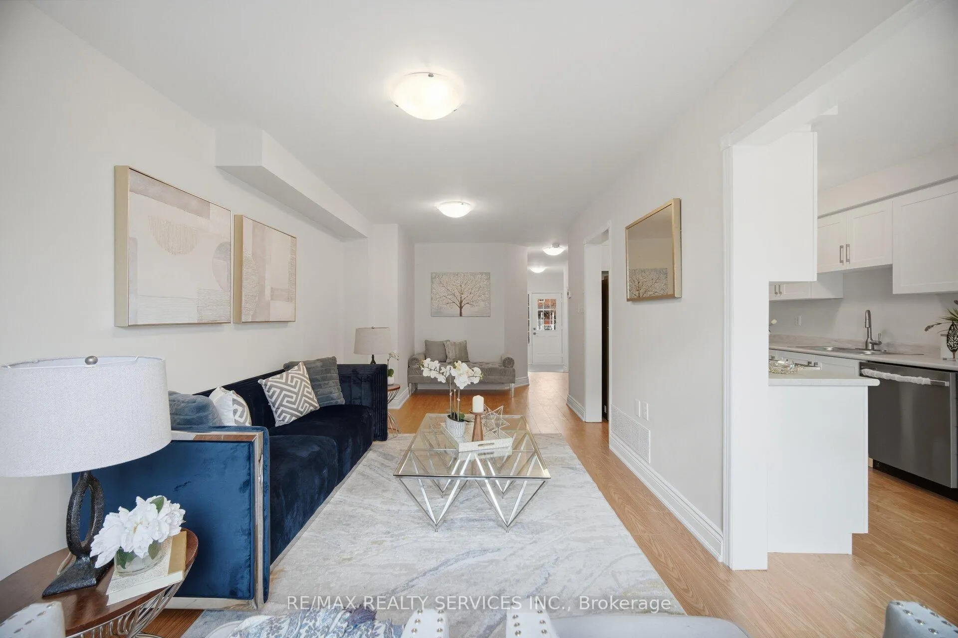Photo 6 of 45 Monaco Court, Brampton, Fletcher's Meadow — HOMEH