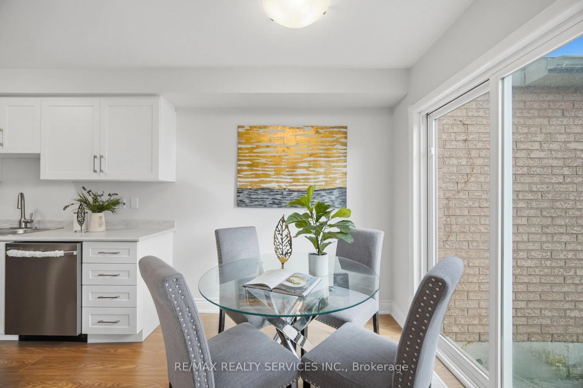 Photo 9 of 45 Monaco Court, Brampton, Fletcher's Meadow — HOMEH