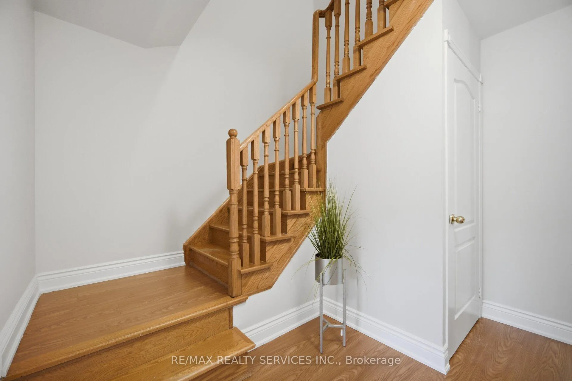 Photo 16 of 45 Monaco Court, Brampton, Fletcher's Meadow — HOMEH