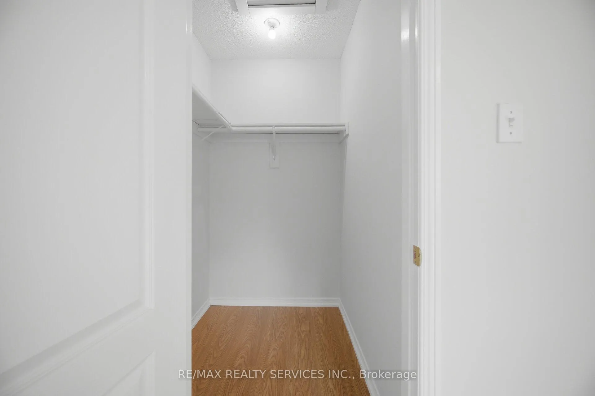 Photo 24 of 45 Monaco Court, Brampton, Fletcher's Meadow — HOMEH