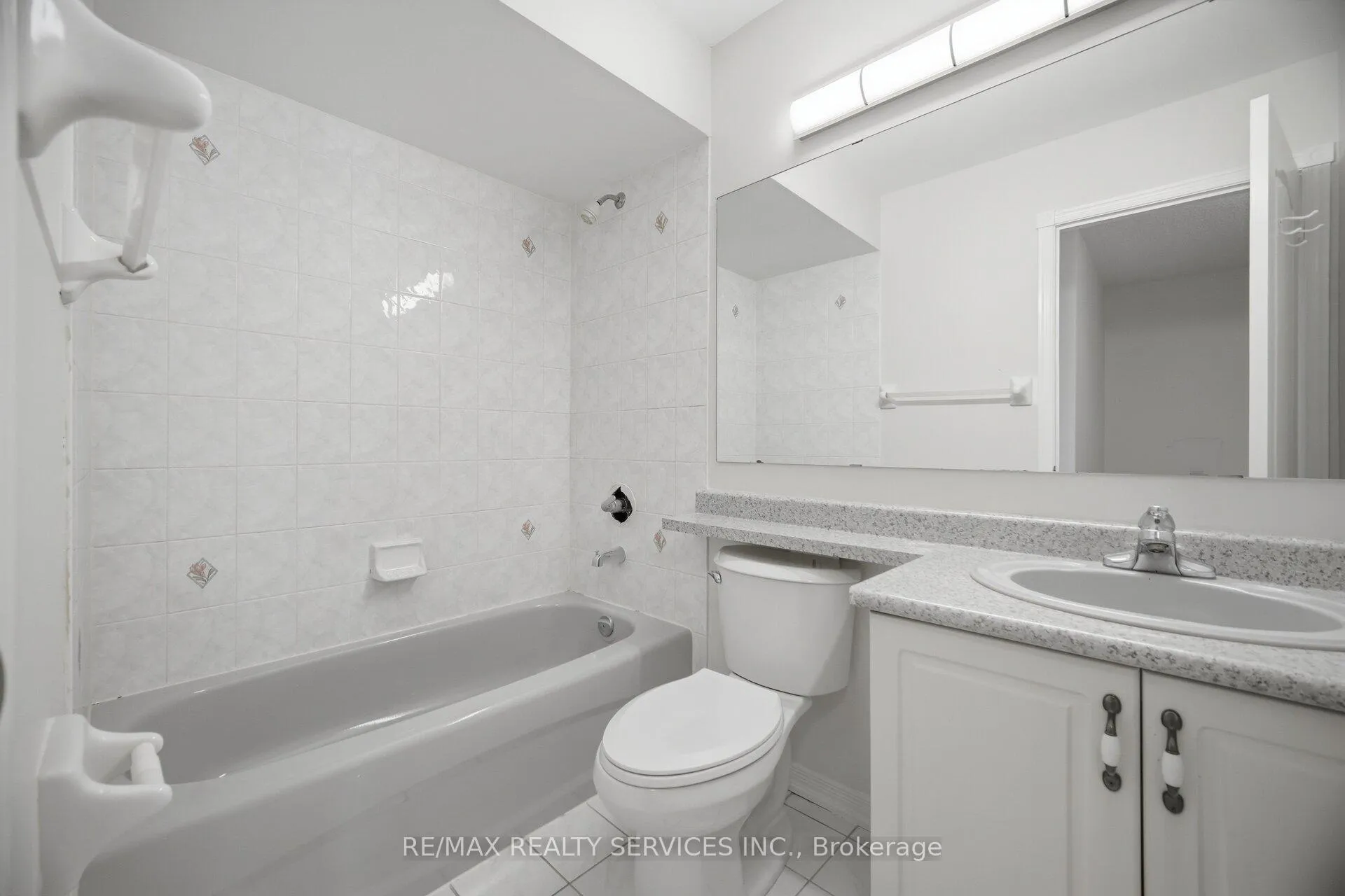 Photo 29 of 45 Monaco Court, Brampton, Fletcher's Meadow — HOMEH