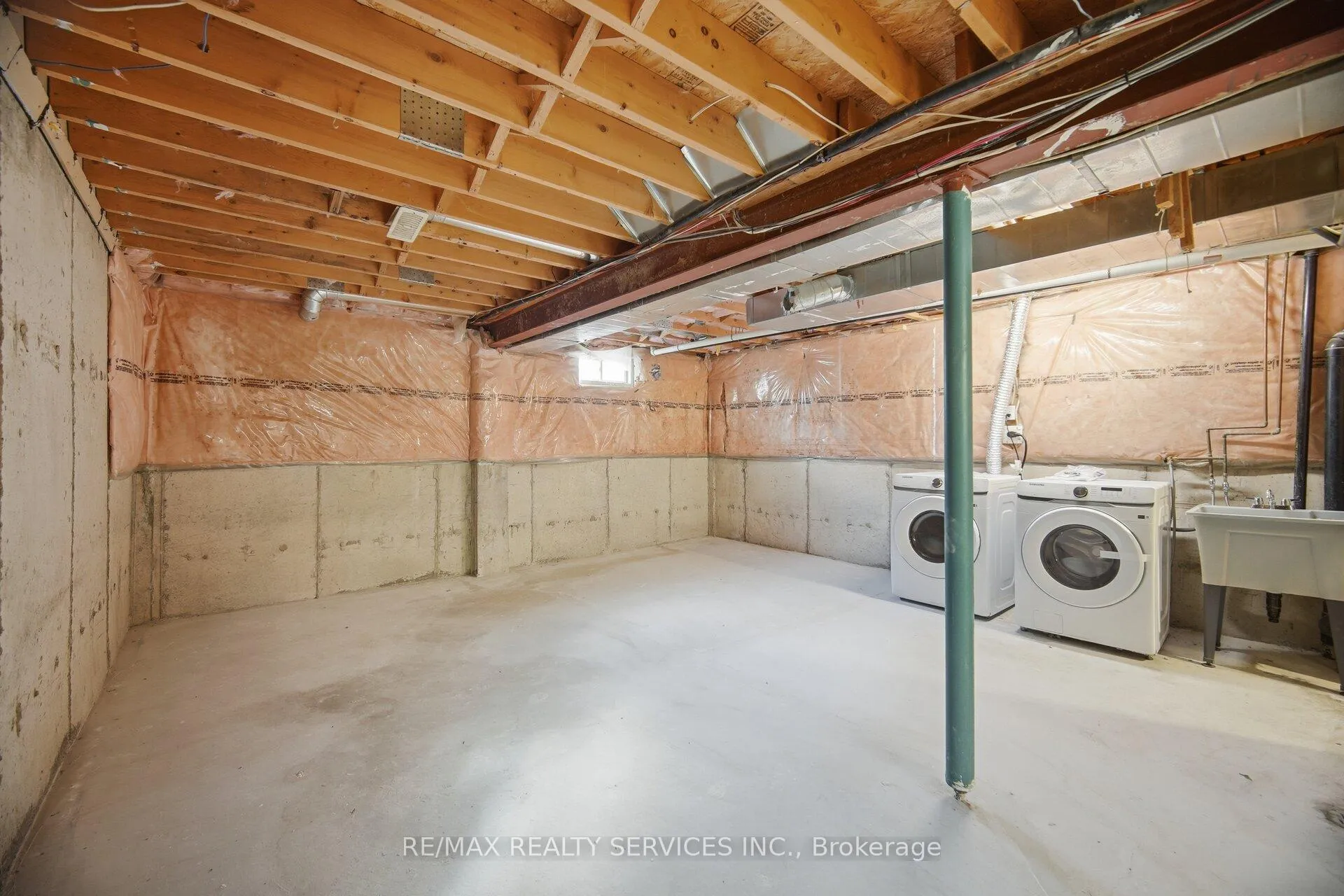 Photo 34 of 45 Monaco Court, Brampton, Fletcher's Meadow — HOMEH