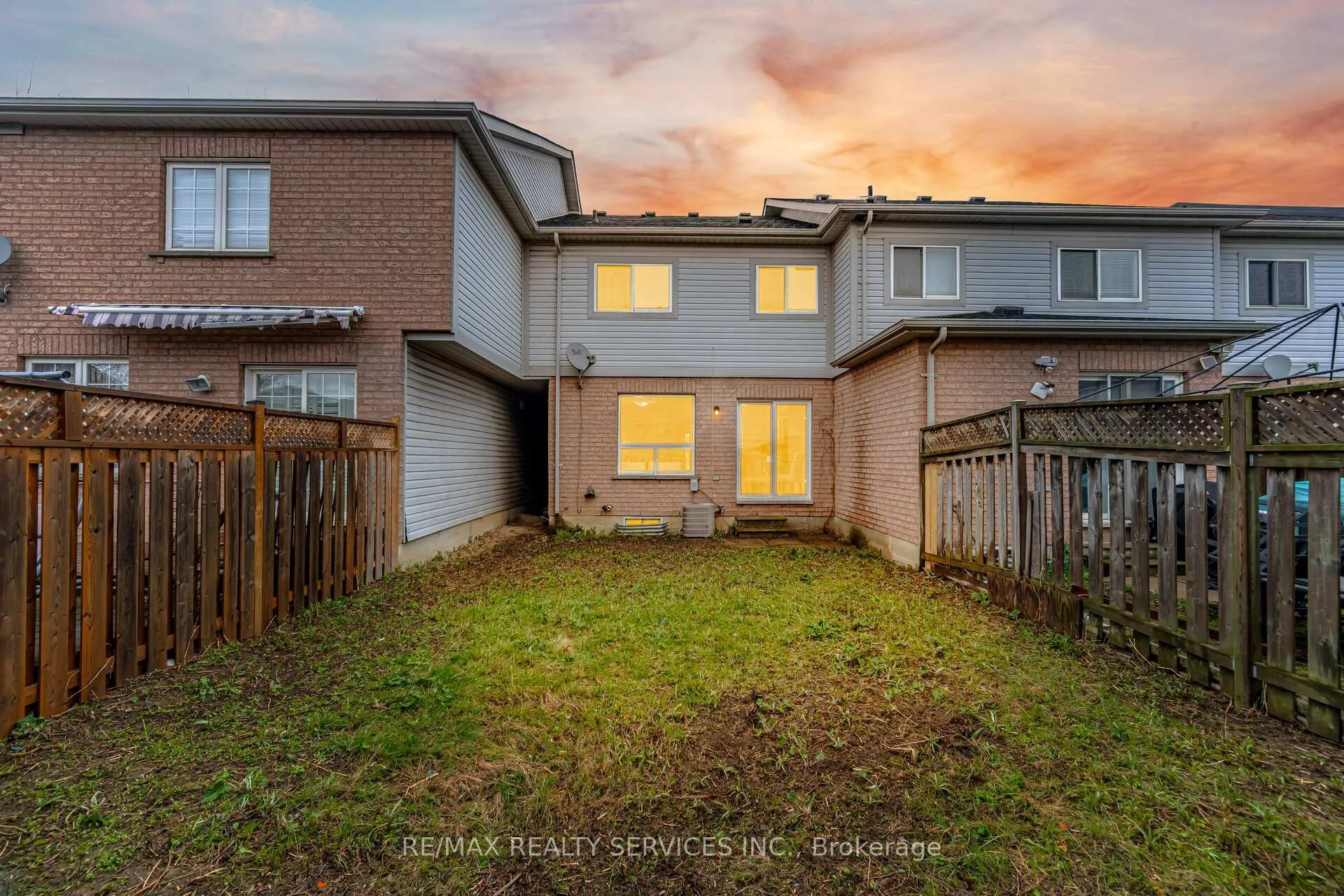 Photo 36 of 45 Monaco Court, Brampton, Fletcher's Meadow — HOMEH