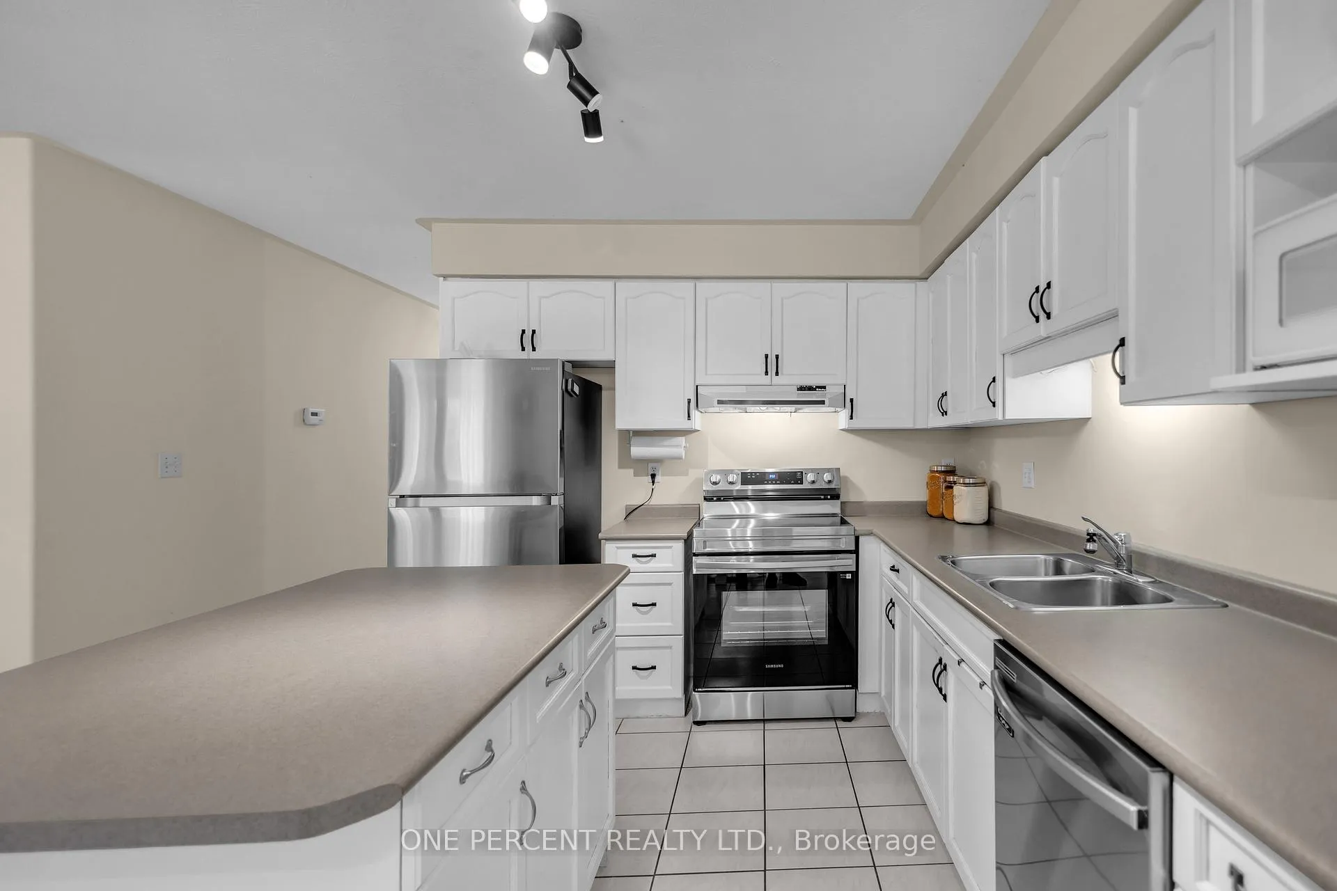 Photo 9 of 66 Hanlon Place, Brant, Paris — HOMEH