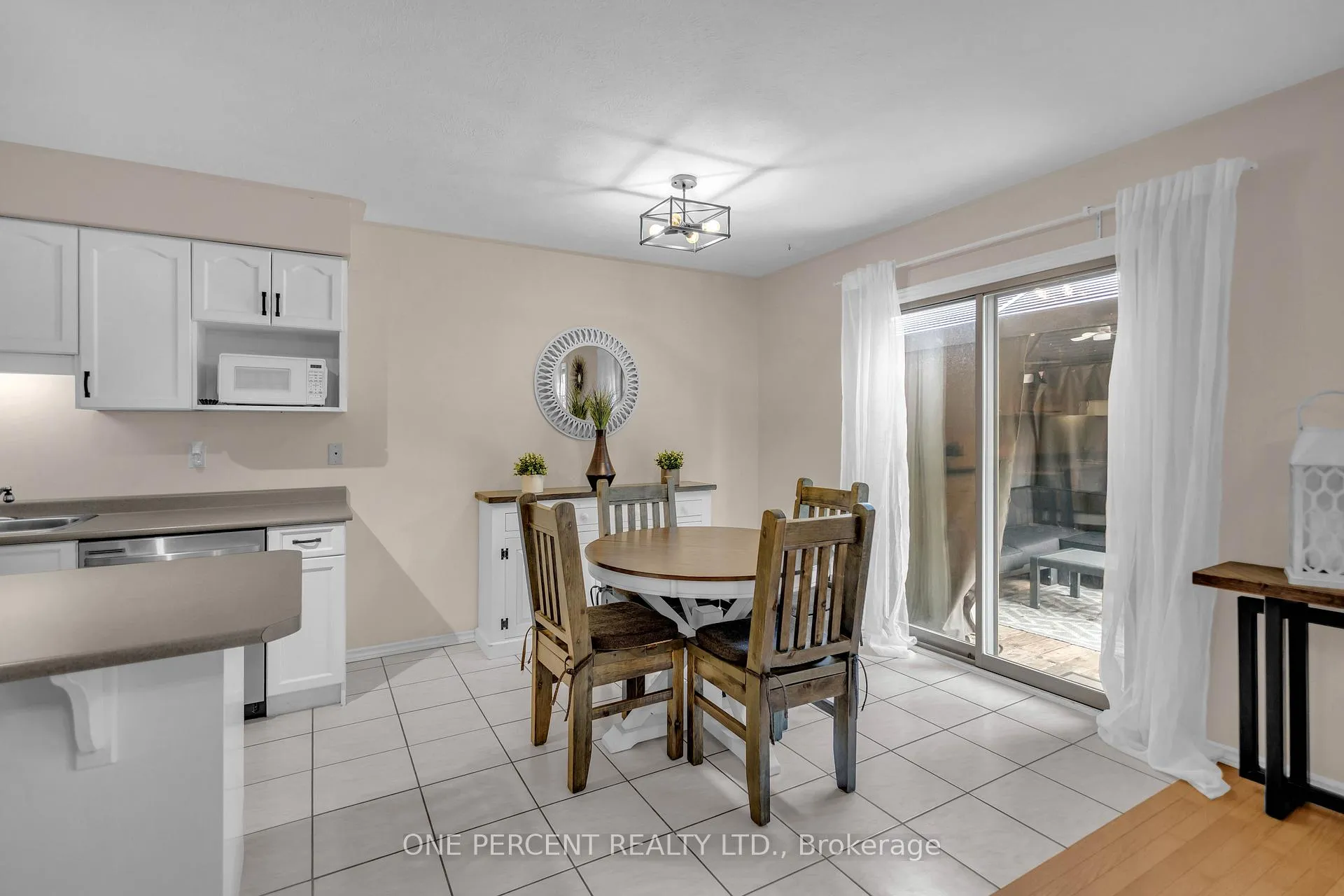 Photo 11 of 66 Hanlon Place, Brant, Paris — HOMEH