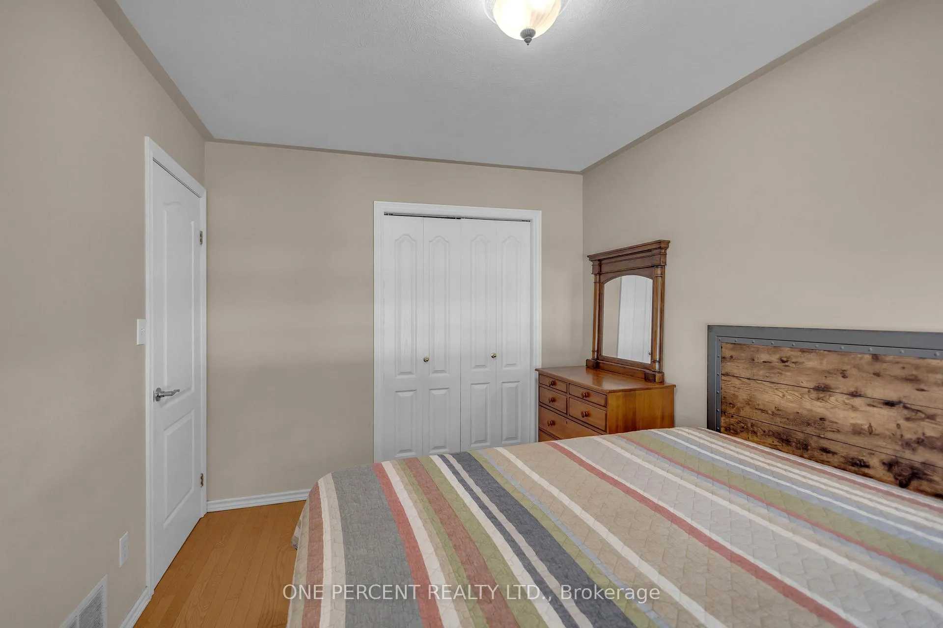 Photo 18 of 66 Hanlon Place, Brant, Paris — HOMEH
