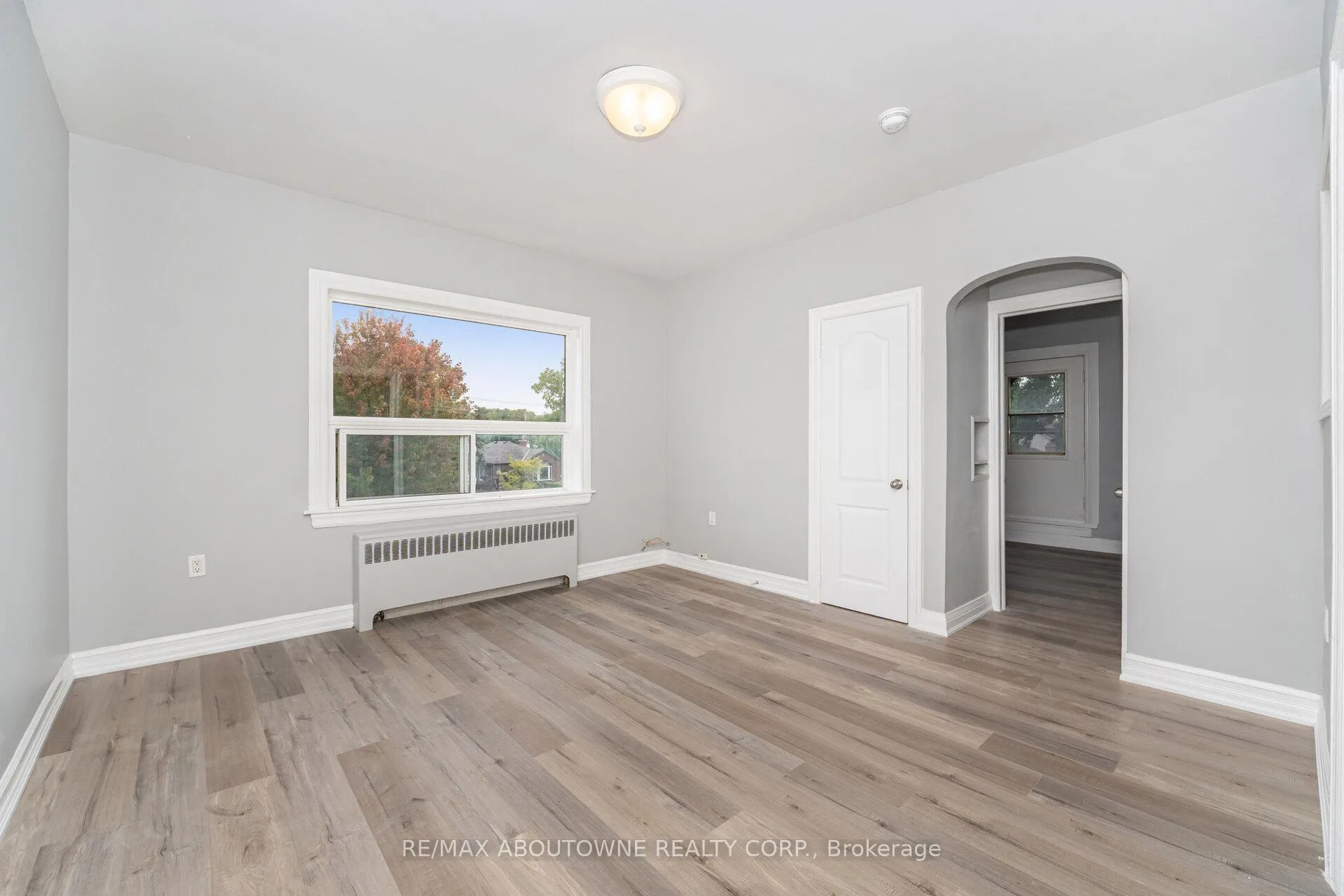 Photo 5 of Unit 3, 486 Holtby Avenue, Burlington, Brant — HOMEH
