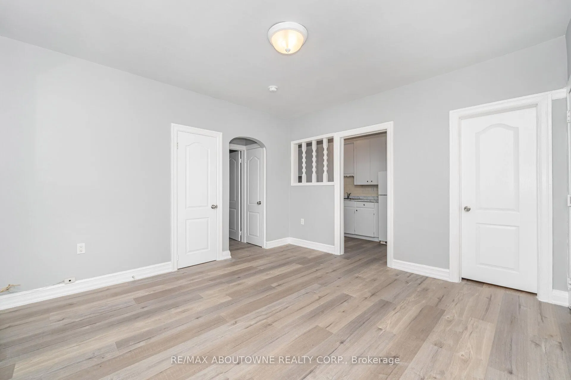 Photo 6 of Unit 3, 486 Holtby Avenue, Burlington, Brant — HOMEH