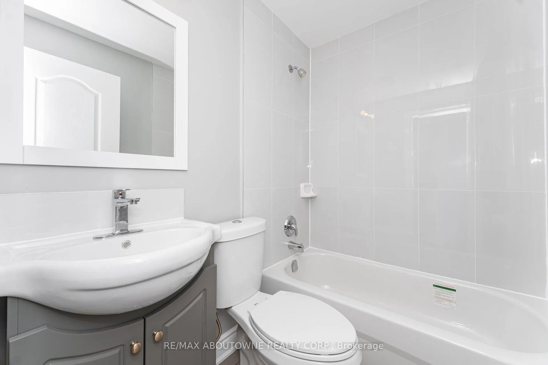 Photo 14 of Unit 3, 486 Holtby Avenue, Burlington, Brant — HOMEH