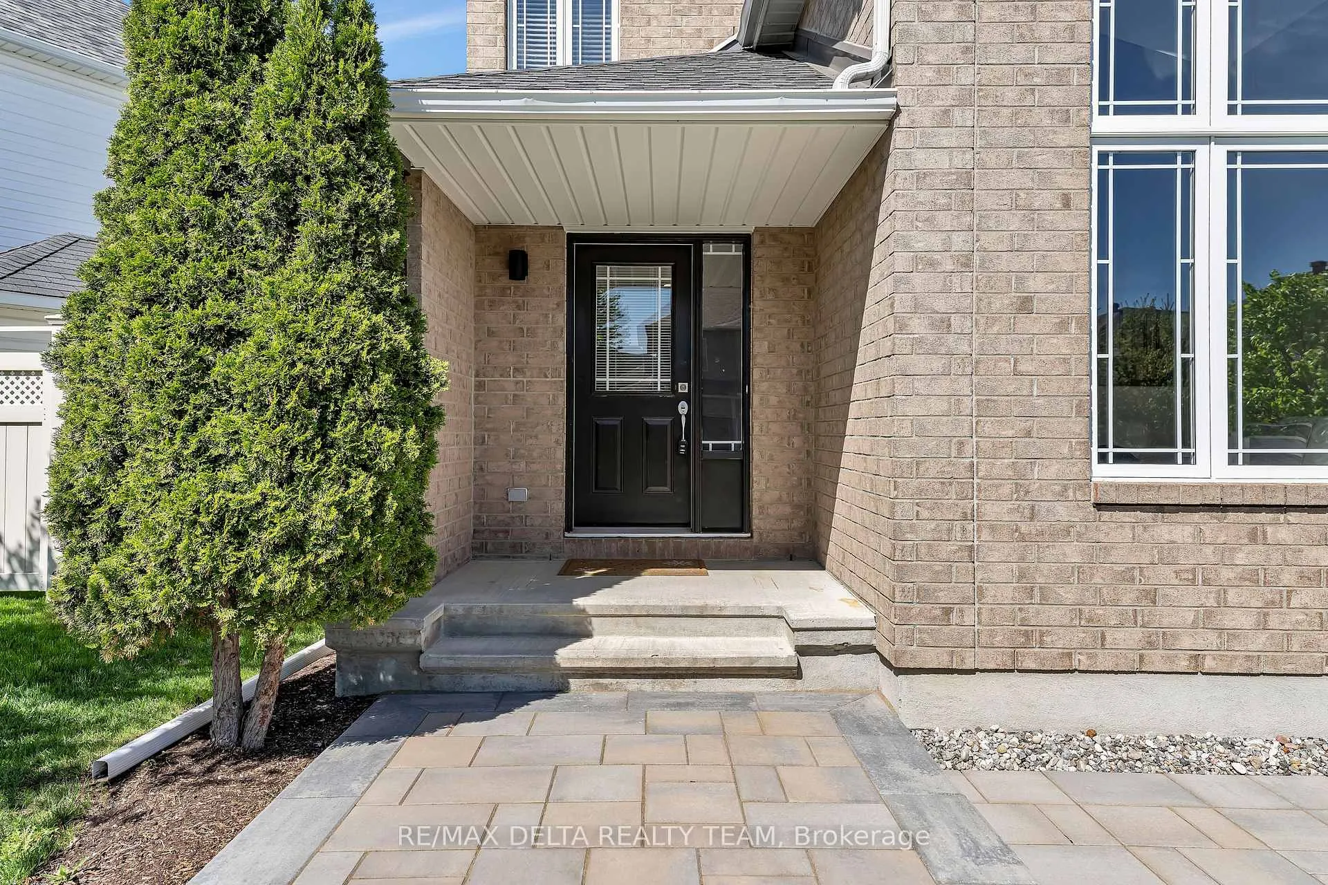 Photo 2 of 310 Sarabella Street, Ottawa, Avalon East — HOMEH