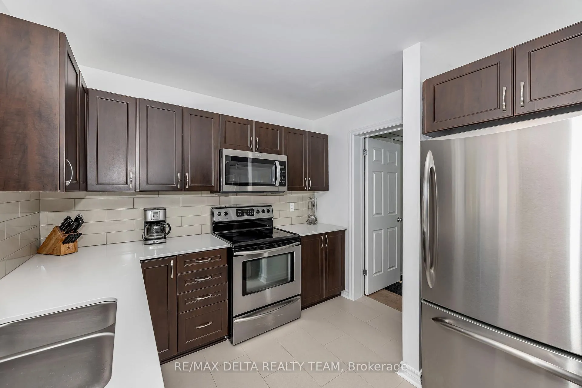 Photo 9 of 310 Sarabella Street, Ottawa, Avalon East — HOMEH