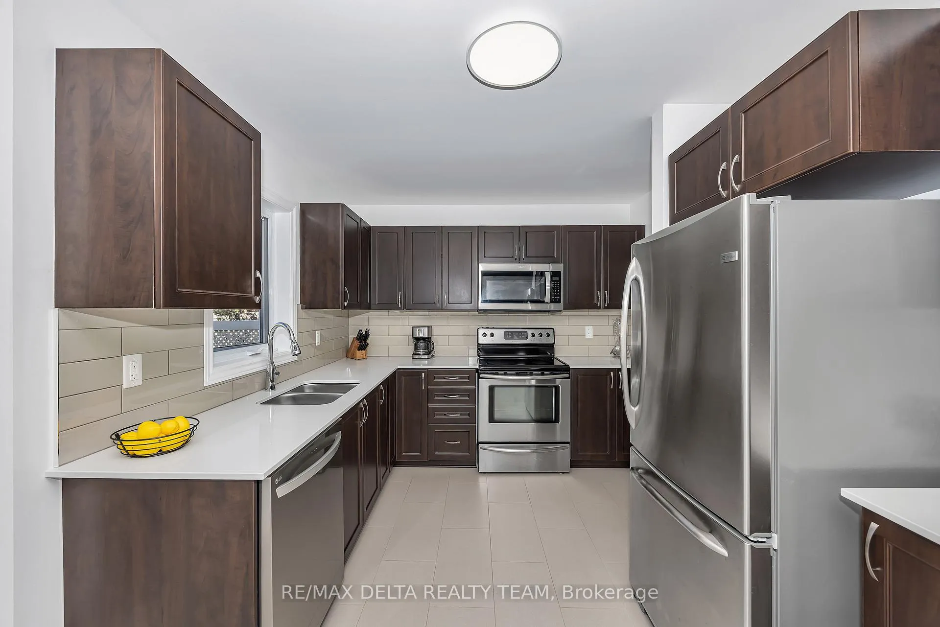 Photo 10 of 310 Sarabella Street, Ottawa, Avalon East — HOMEH