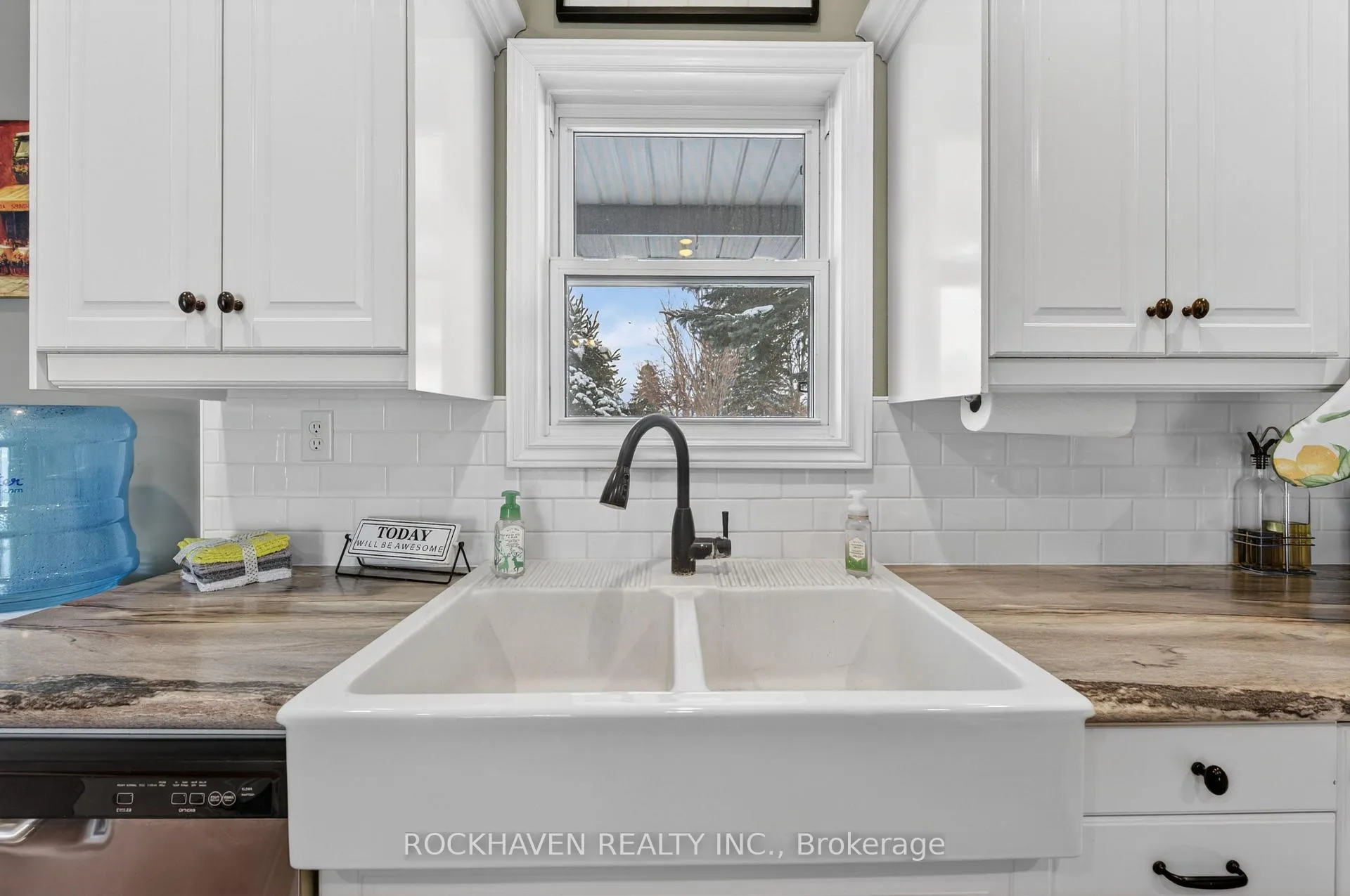 Photo 4 of 151 Lynden Road, Hamilton, Lynden — HOMEH