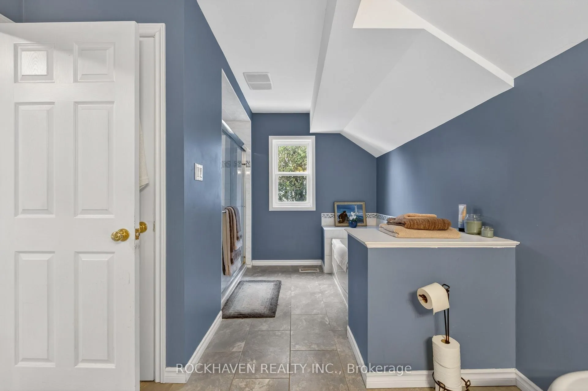 Photo 19 of 151 Lynden Road, Hamilton, Lynden — HOMEH