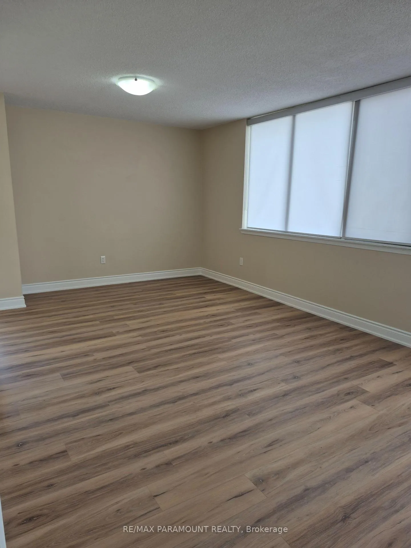 Photo 5 of Unit 911, 21 Markbrook Lane, Etobicoke, Mount Olive-Silverstone-Jamestown — HOMEH