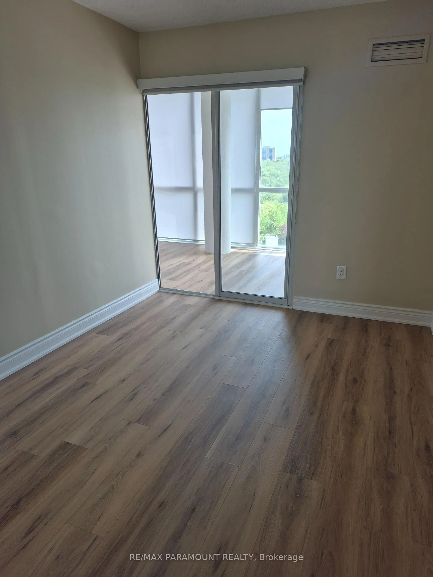 Photo 6 of Unit 911, 21 Markbrook Lane, Etobicoke, Mount Olive-Silverstone-Jamestown — HOMEH