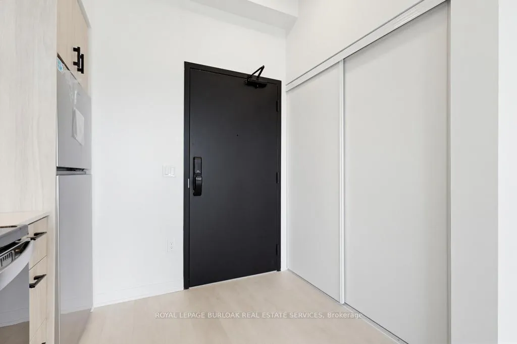 Photo 5 of Unit D904, 4878 Powers Common, Burlington, Alton — HOMEH