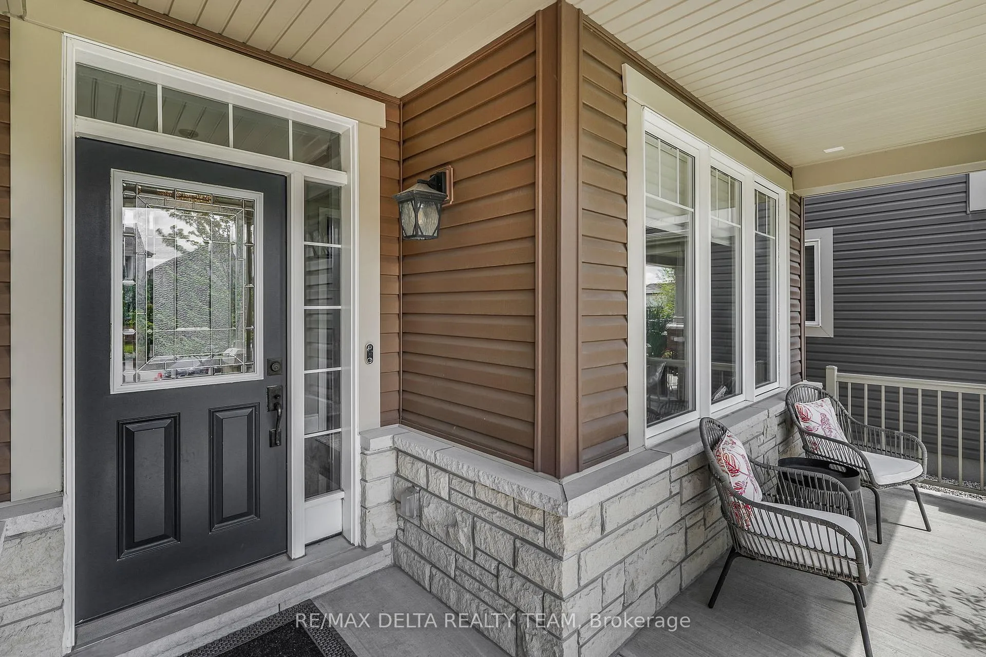 Photo 3 of 110 Sweetvalley Drive, Ottawa, Avalon West — HOMEH