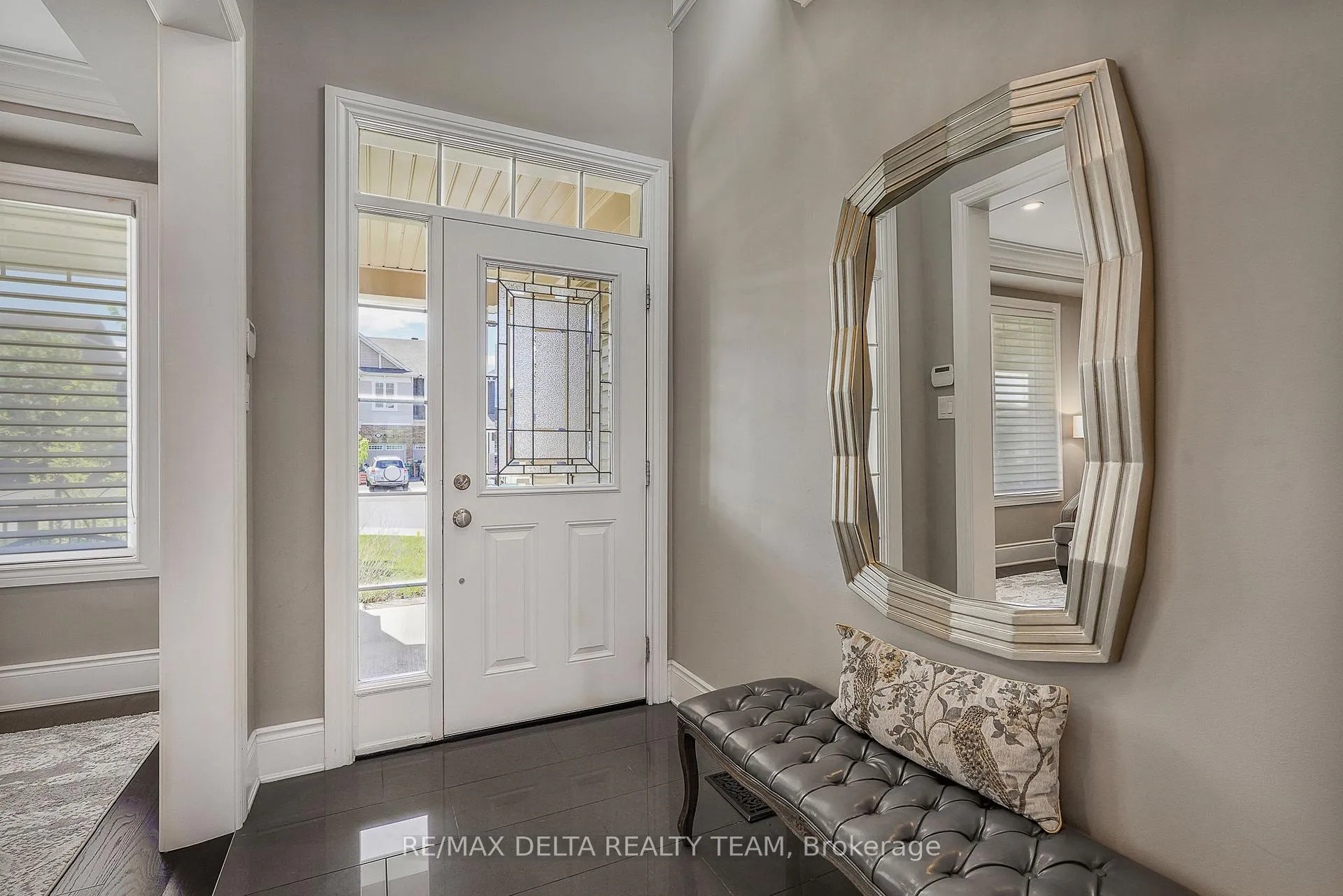 Photo 4 of 110 Sweetvalley Drive, Ottawa, Avalon West — HOMEH
