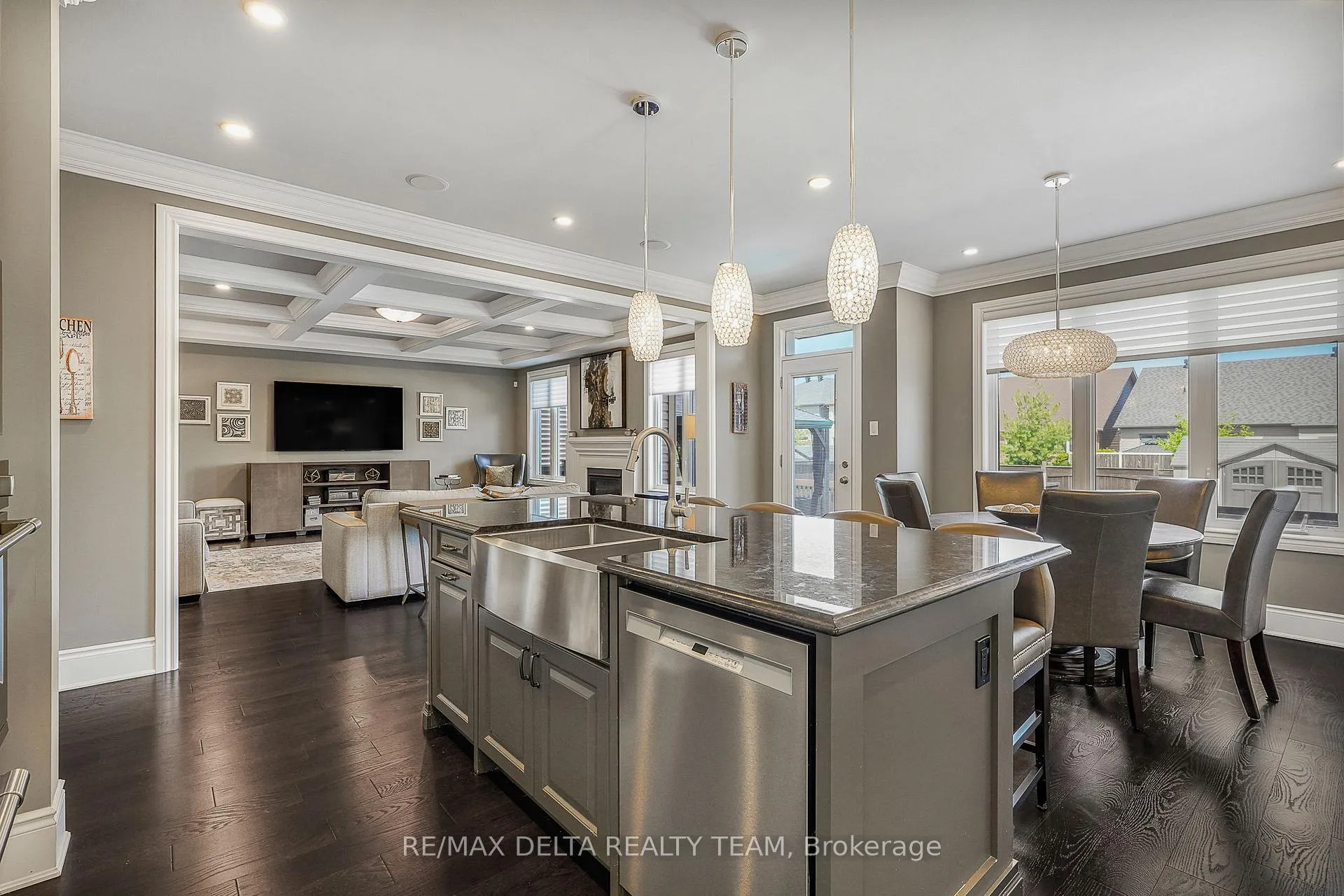 Photo 14 of 110 Sweetvalley Drive, Ottawa, Avalon West — HOMEH