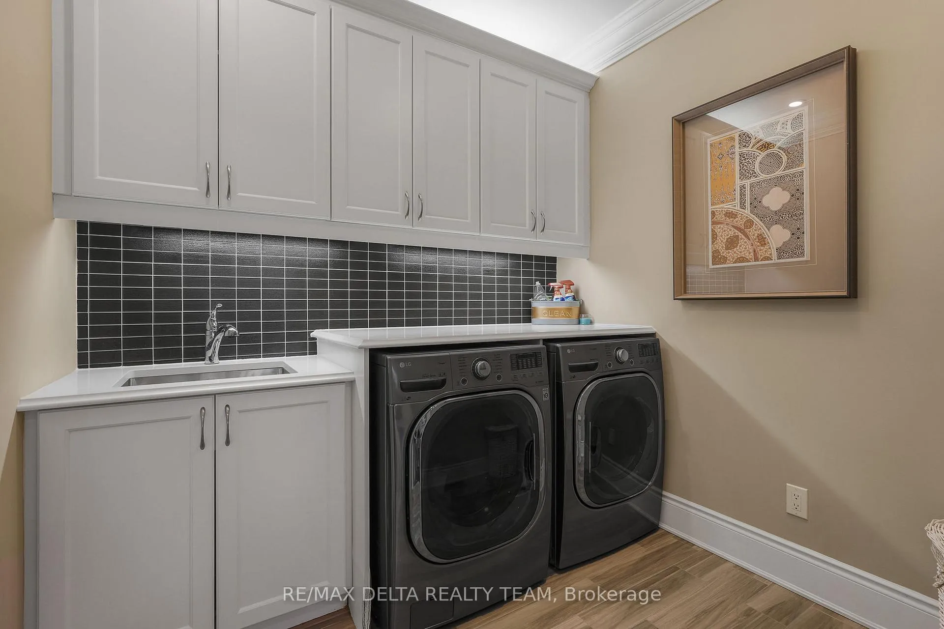 Photo 26 of 110 Sweetvalley Drive, Ottawa, Avalon West — HOMEH