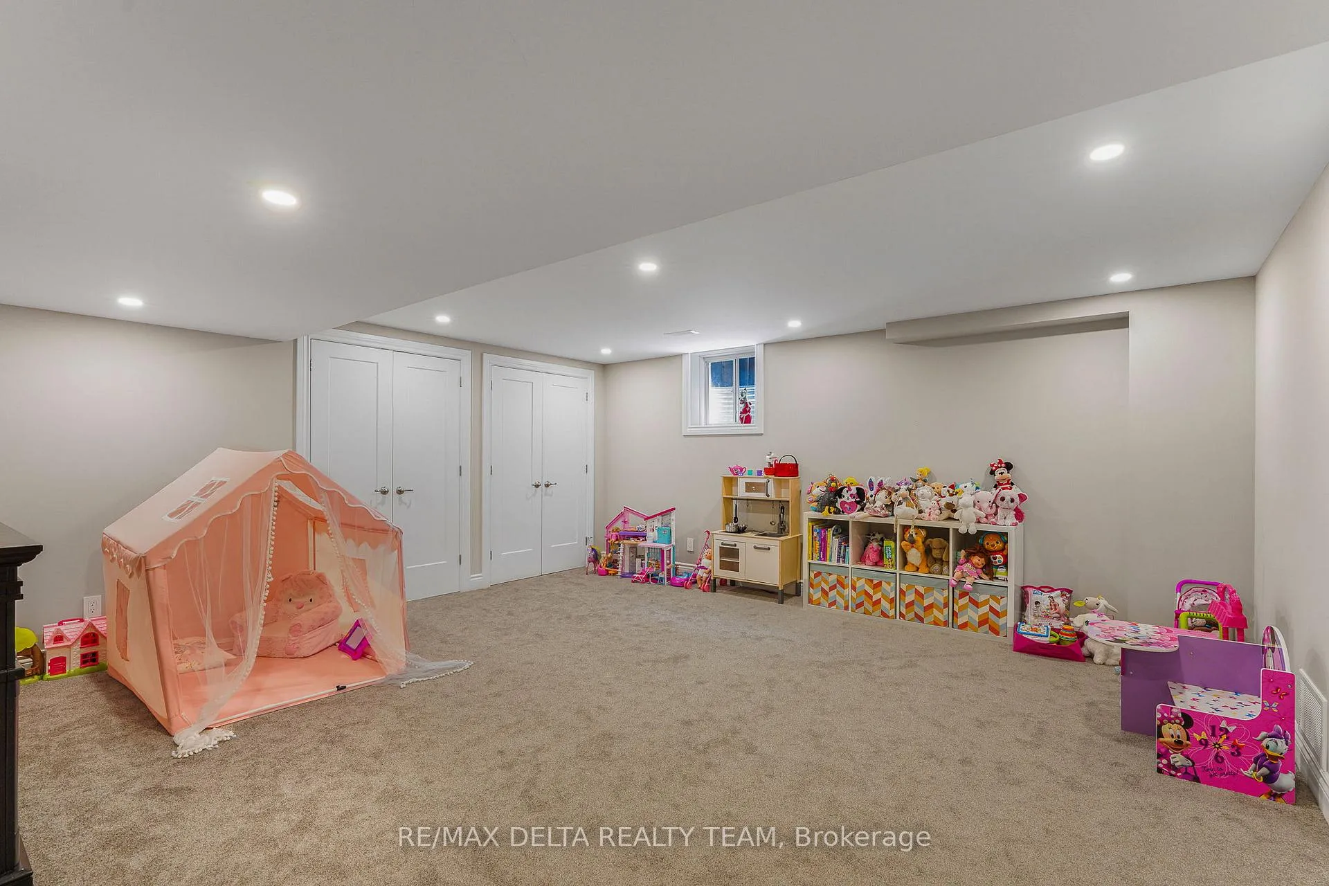 Photo 40 of 110 Sweetvalley Drive, Ottawa, Avalon West — HOMEH