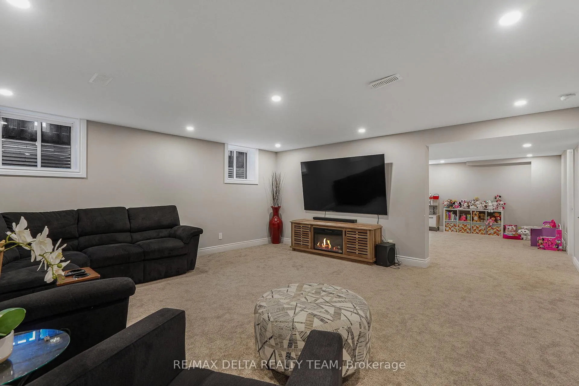 Photo 43 of 110 Sweetvalley Drive, Ottawa, Avalon West — HOMEH
