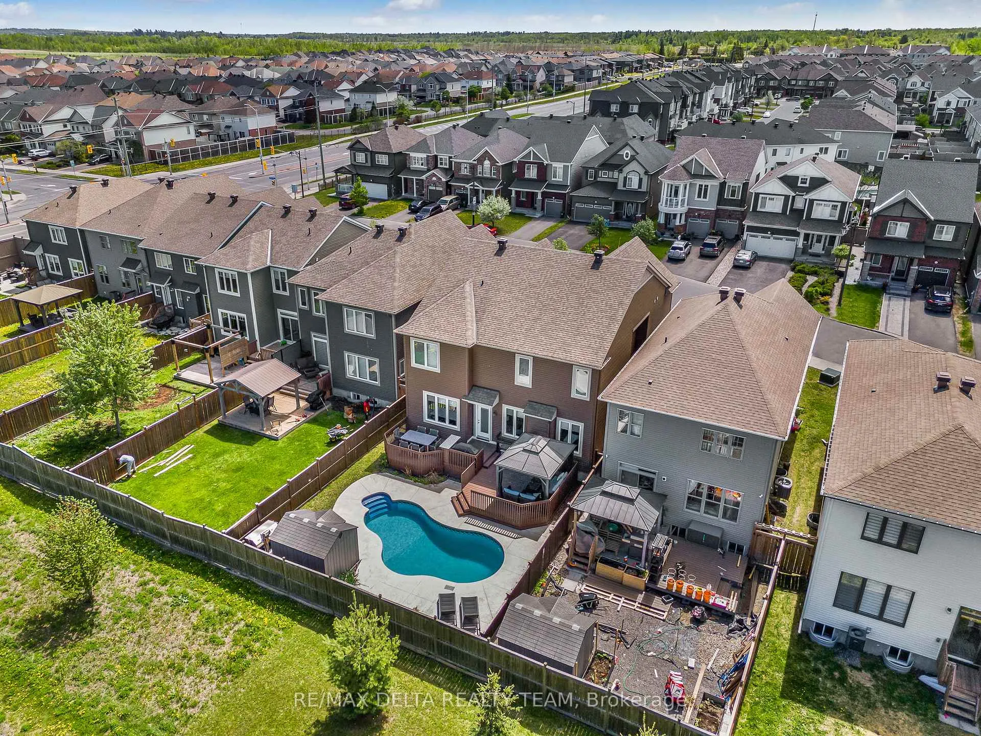 Photo 49 of 110 Sweetvalley Drive, Ottawa, Avalon West — HOMEH