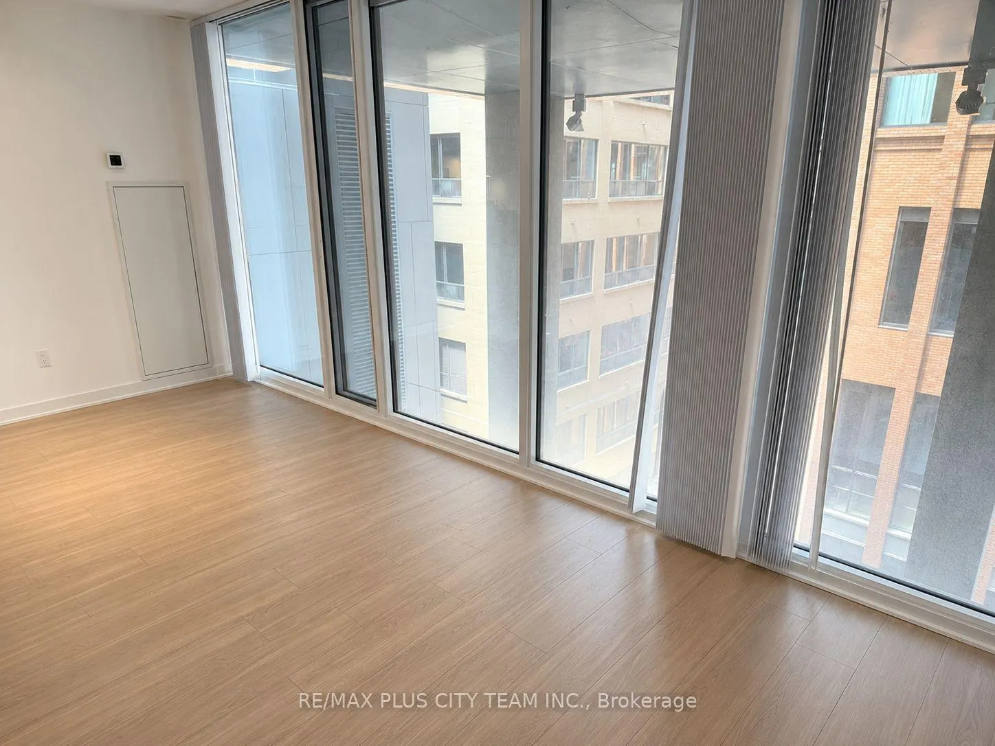 Photo 4 of Unit 503, 8 Widmer Street, Toronto, Waterfront Communities — HOMEH