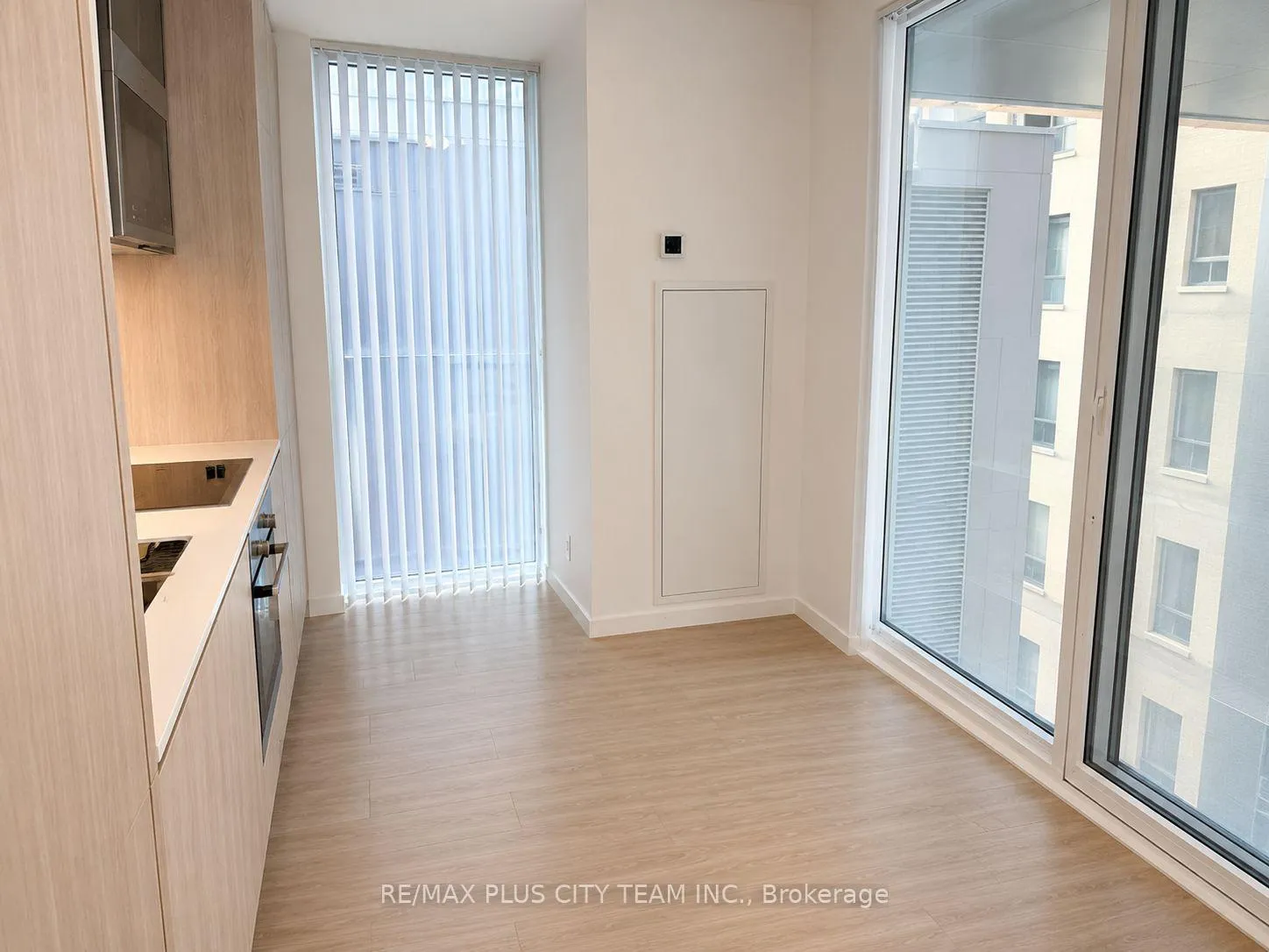 Photo 6 of Unit 503, 8 Widmer Street, Toronto, Waterfront Communities — HOMEH