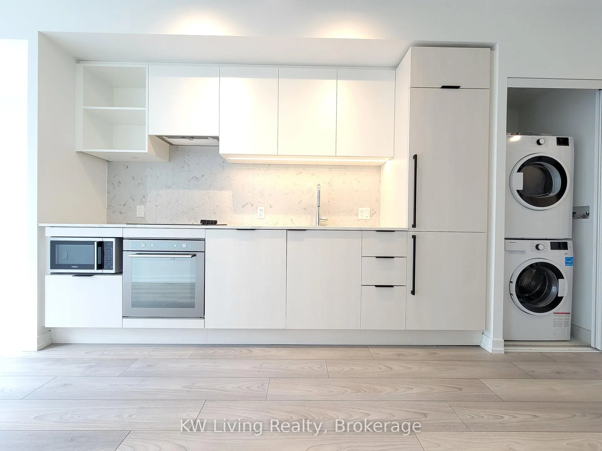 Photo 3 of Unit 908, 82 Dalhousie Street, Toronto, Church-Yonge Corridor — HOMEH
