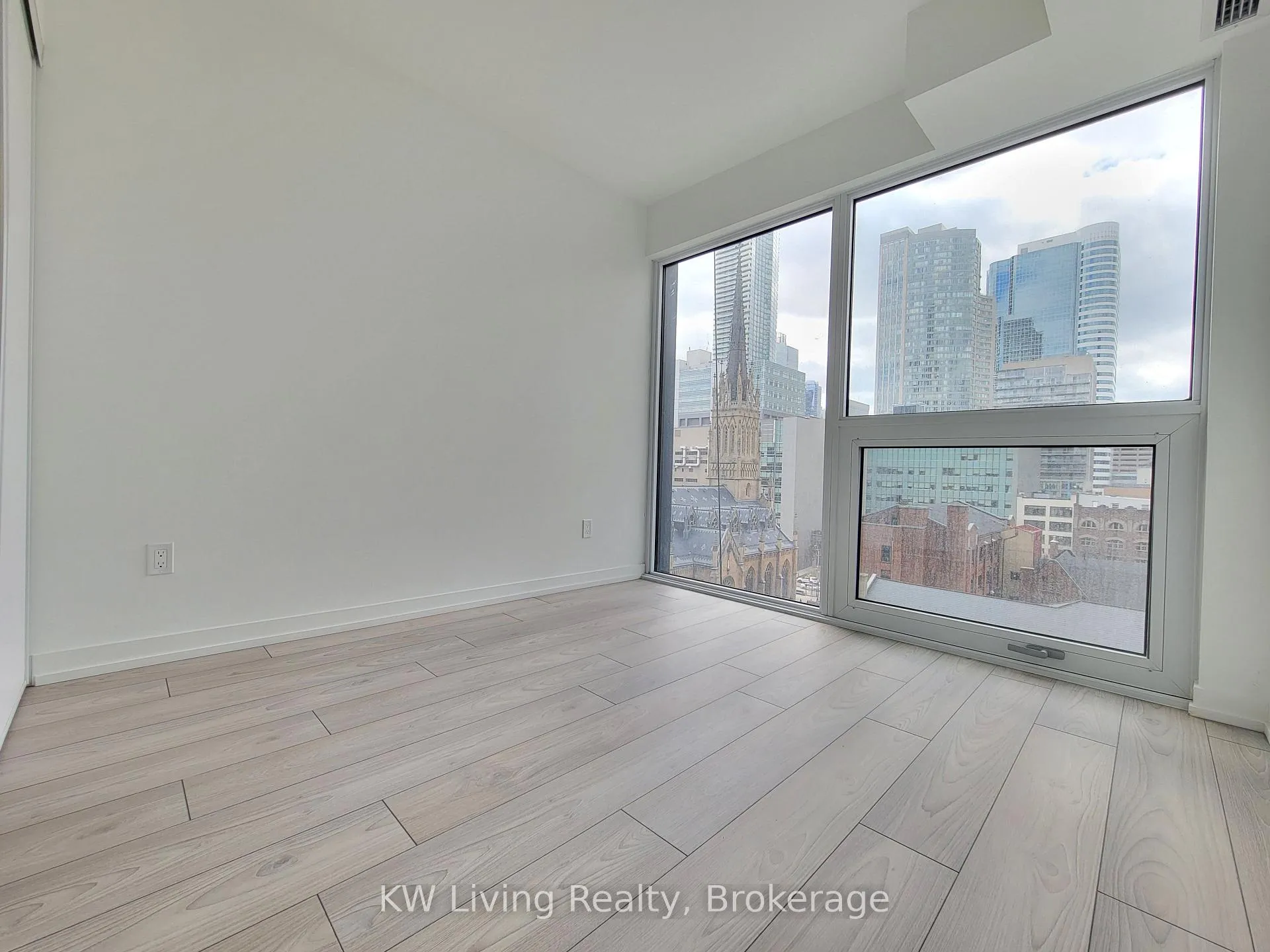 Photo 9 of Unit 908, 82 Dalhousie Street, Toronto, Church-Yonge Corridor — HOMEH