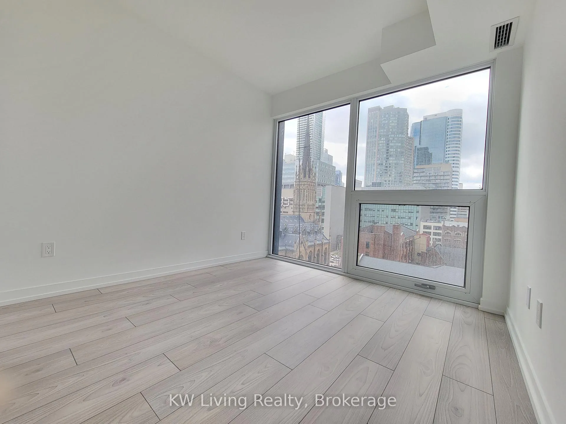 Photo 10 of Unit 908, 82 Dalhousie Street, Toronto, Church-Yonge Corridor — HOMEH