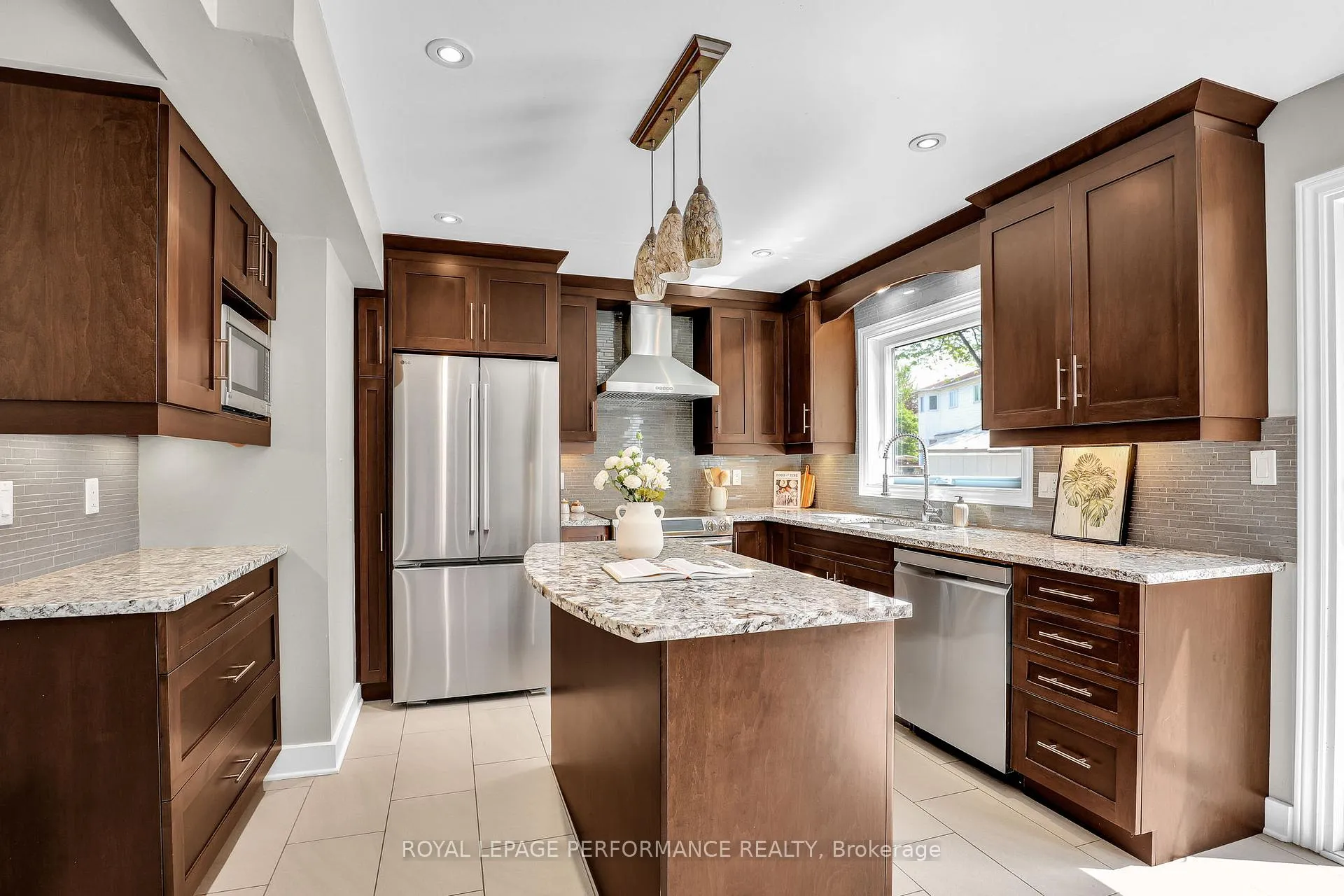 Photo 5 of 50 Picasso Drive, Ottawa, Hunt Club Park — HOMEH