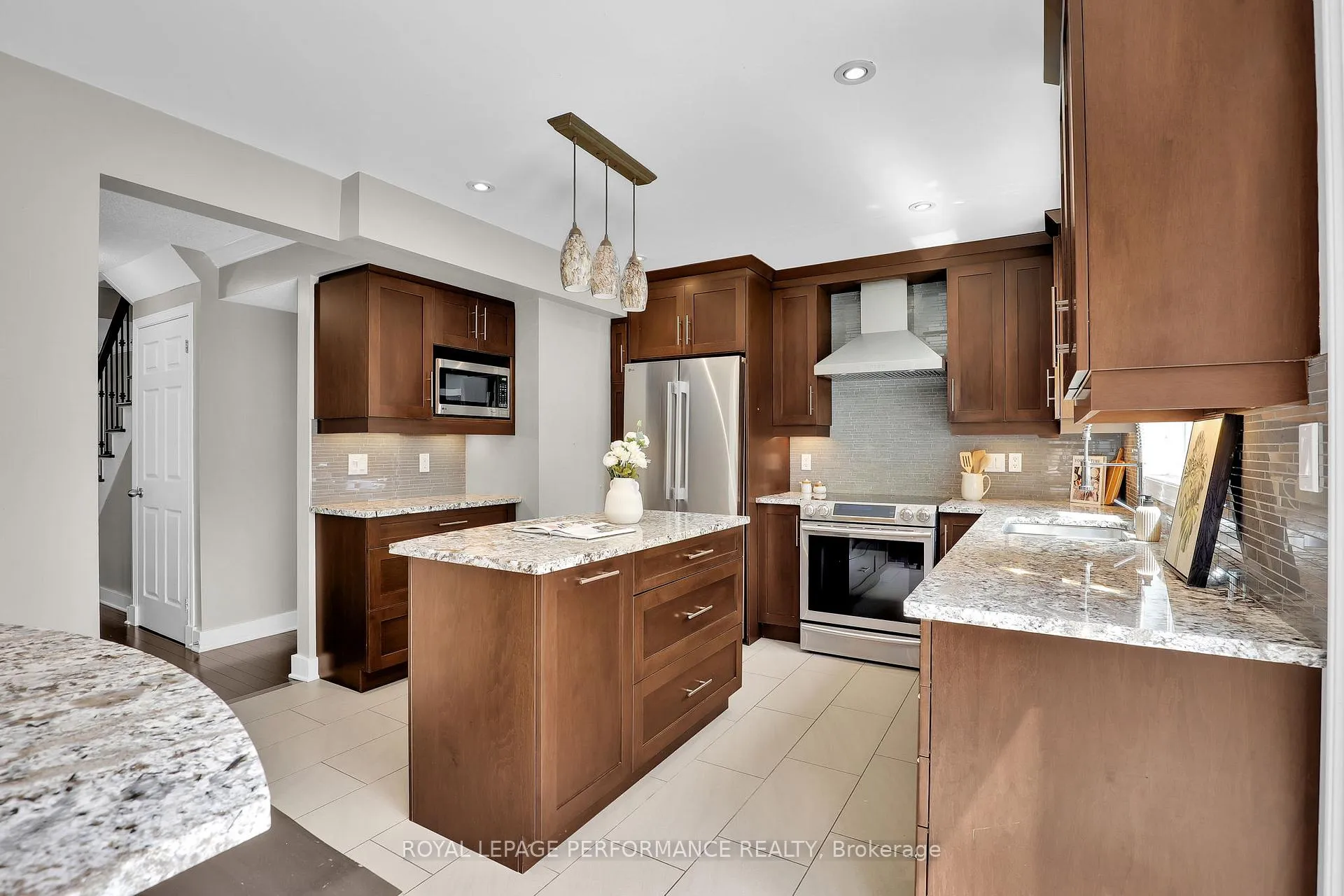 Photo 7 of 50 Picasso Drive, Ottawa, Hunt Club Park — HOMEH