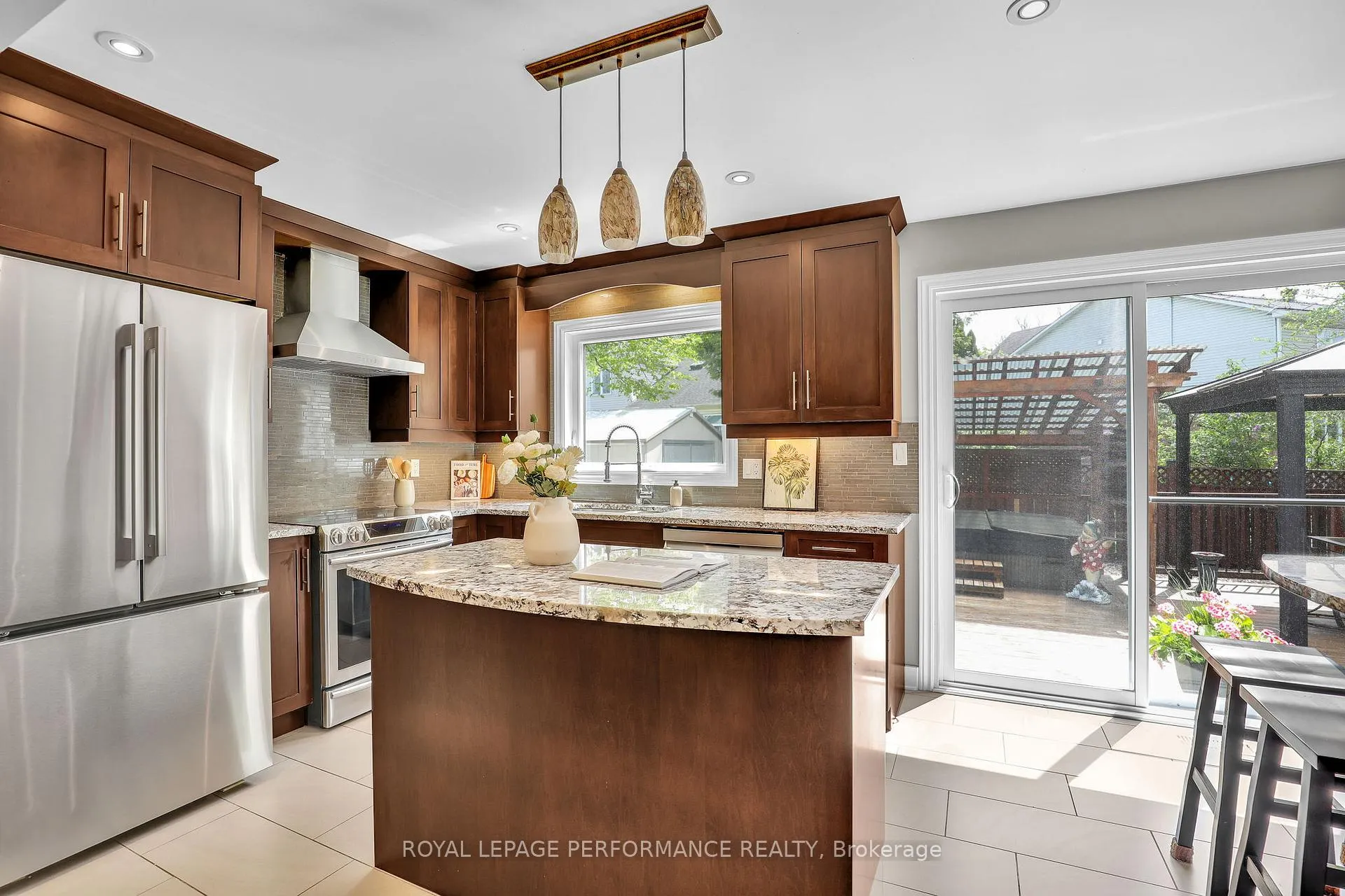Photo 8 of 50 Picasso Drive, Ottawa, Hunt Club Park — HOMEH