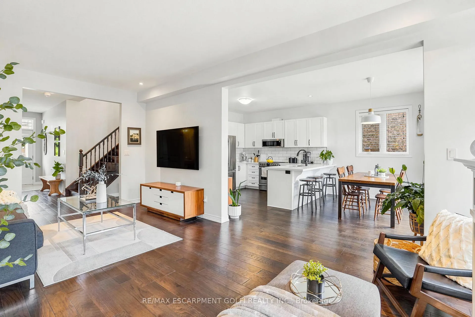 Photo 6 of 49 Narbonne Crescent, Hamilton, Stoney Creek Mountain — HOMEH