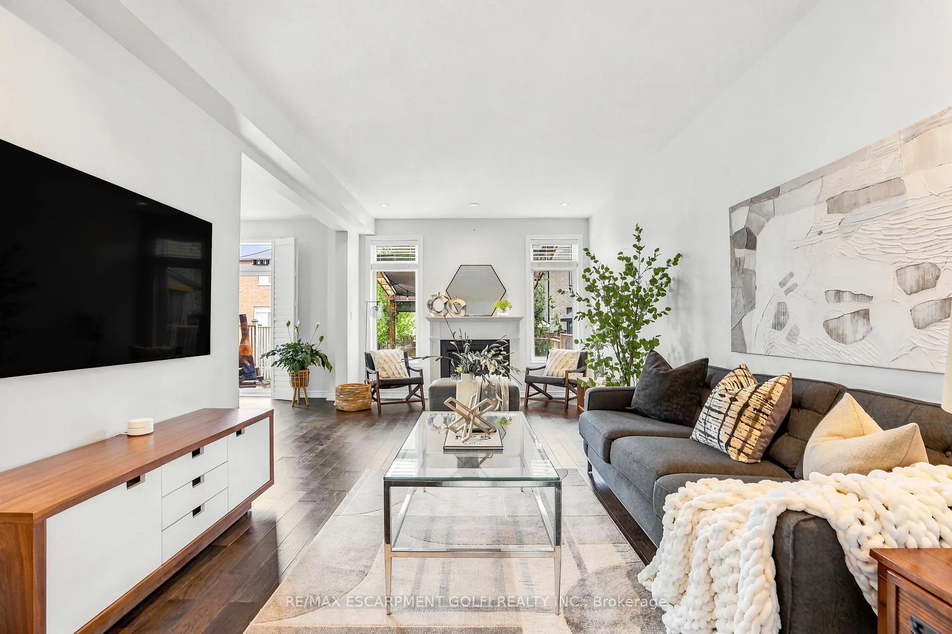 Photo 7 of 49 Narbonne Crescent, Hamilton, Stoney Creek Mountain — HOMEH