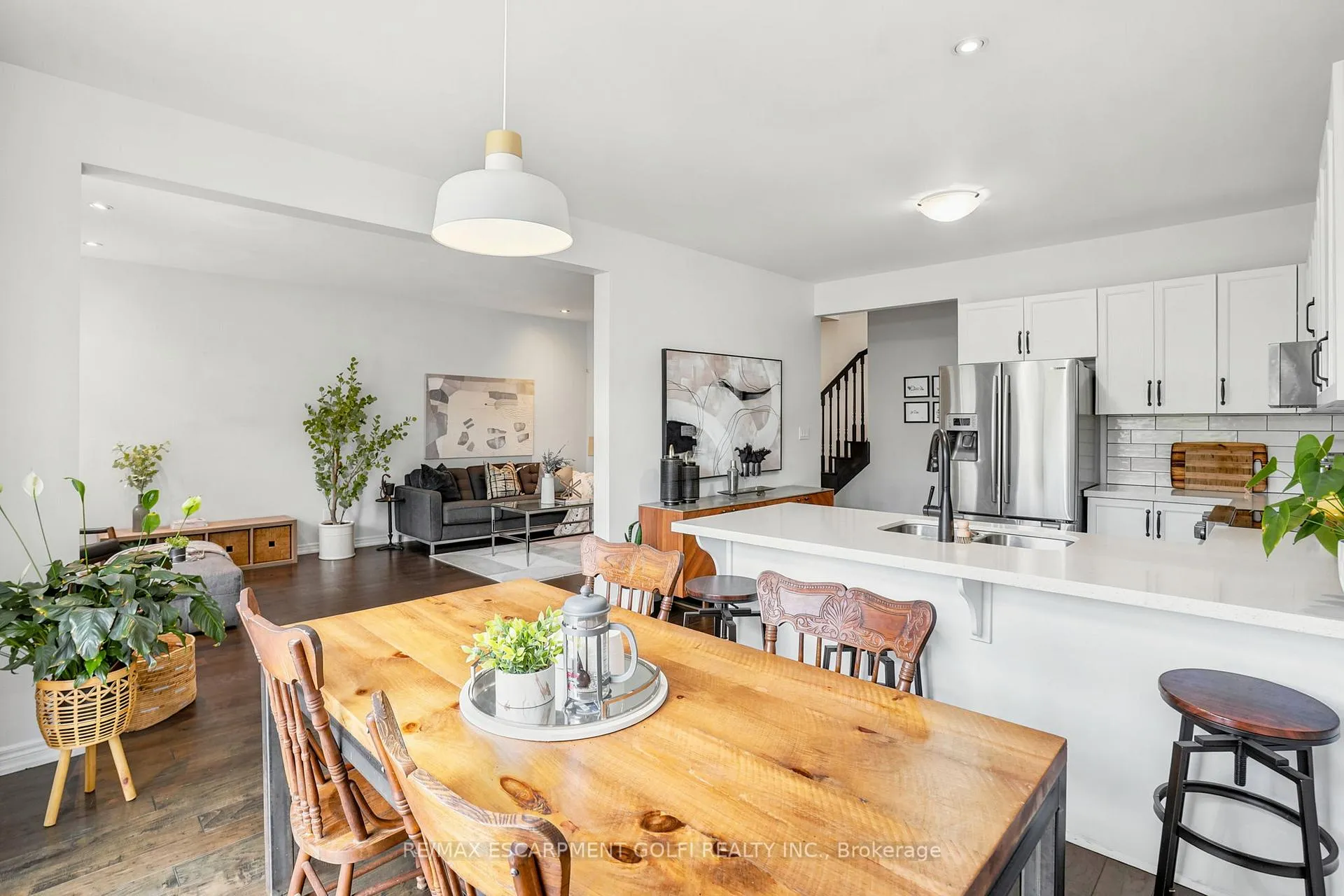 Photo 10 of 49 Narbonne Crescent, Hamilton, Stoney Creek Mountain — HOMEH